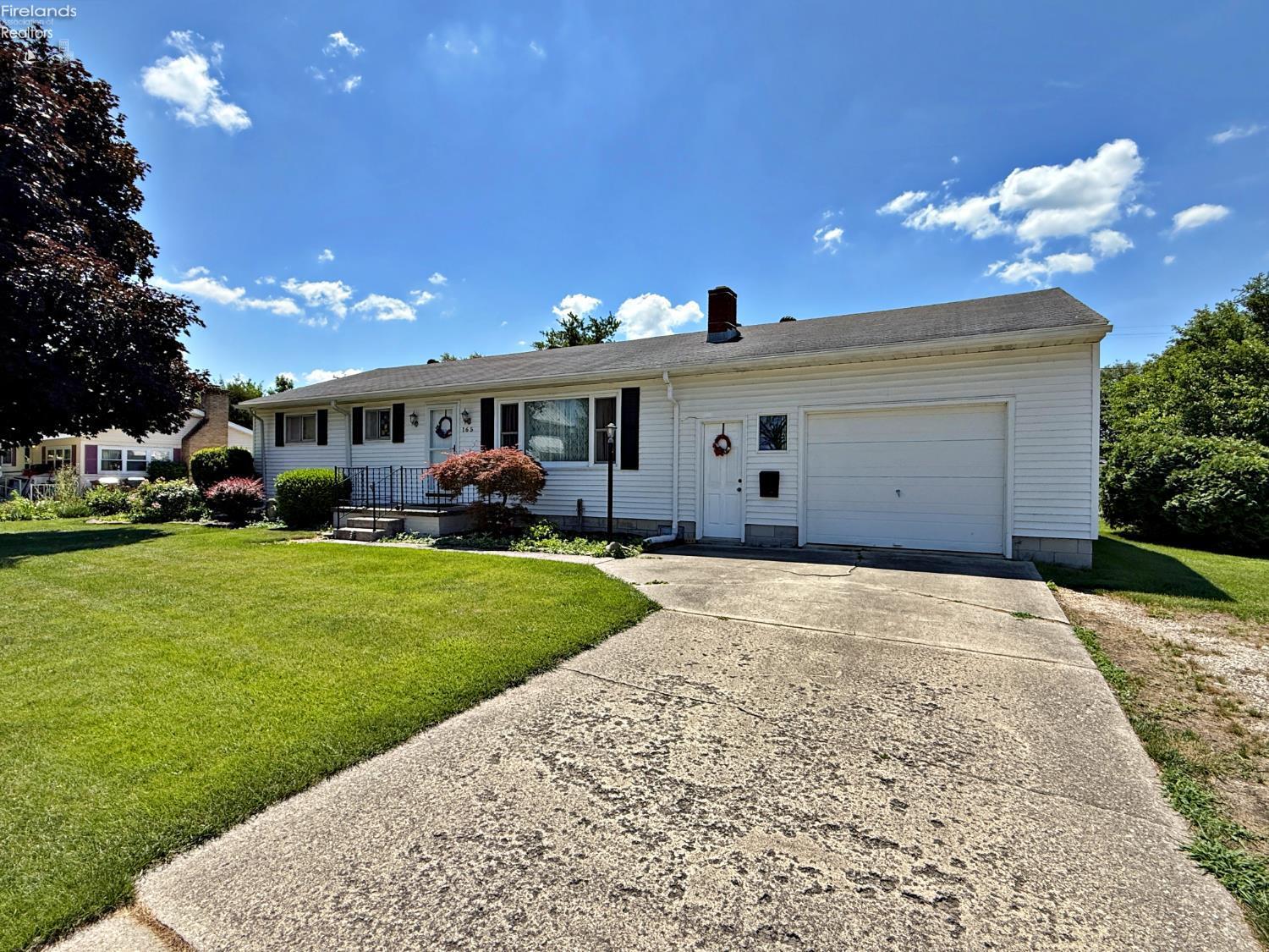 Property Photo: 165 Third Ave OH 44883