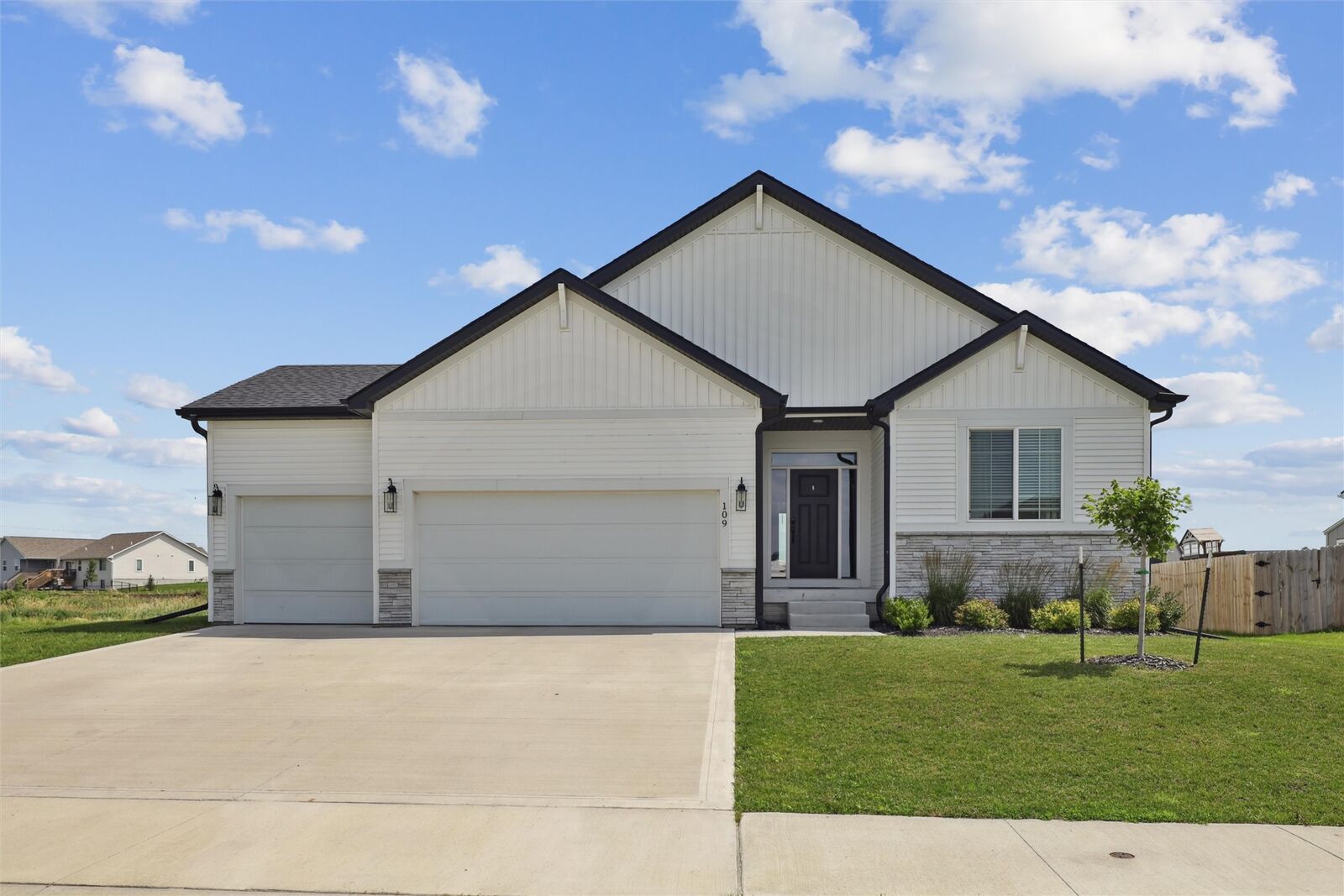 Property Photo: 109 Creekside Drive SW IA 50035