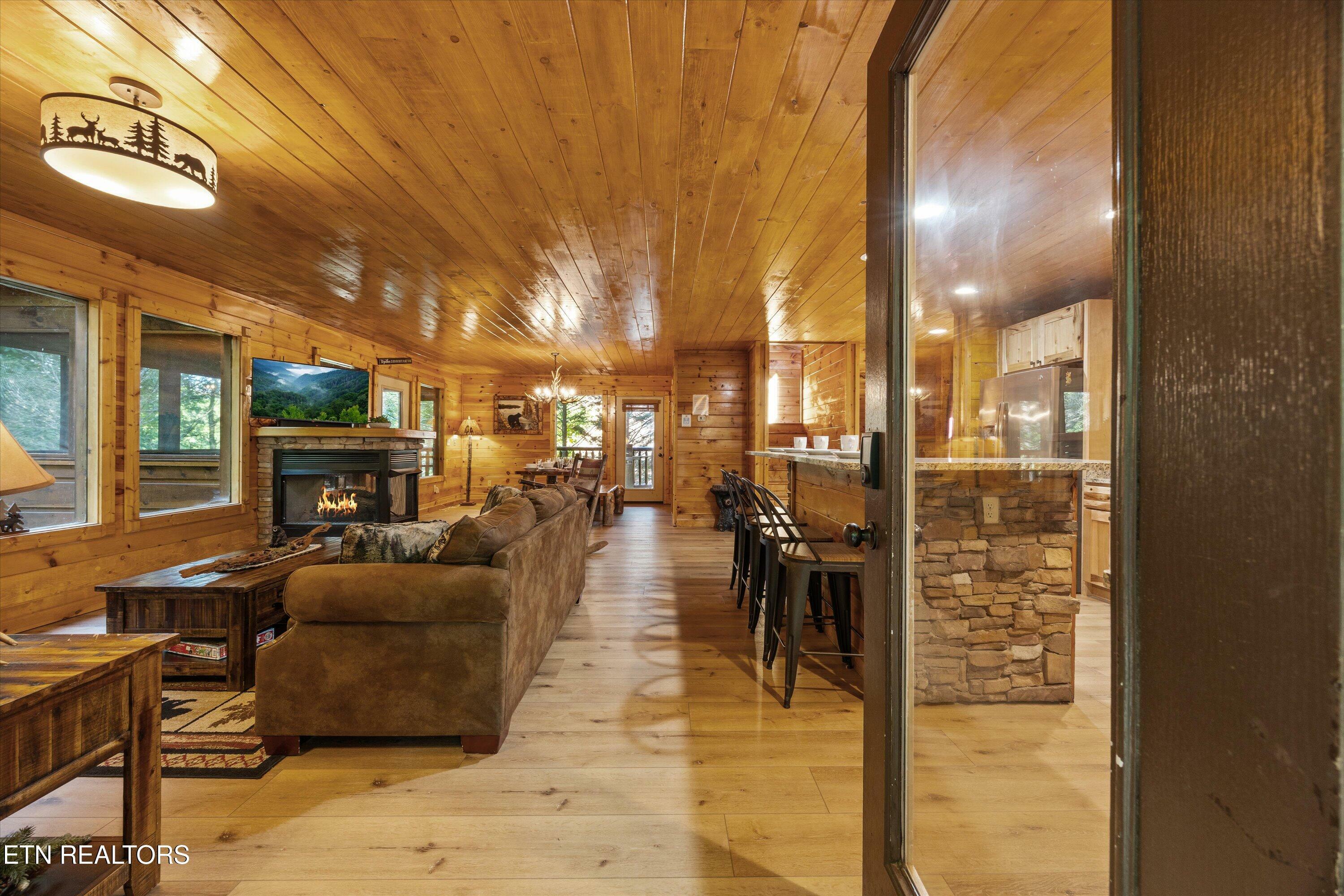 Property Photo: 1827 Elk Springs Way TN 37738