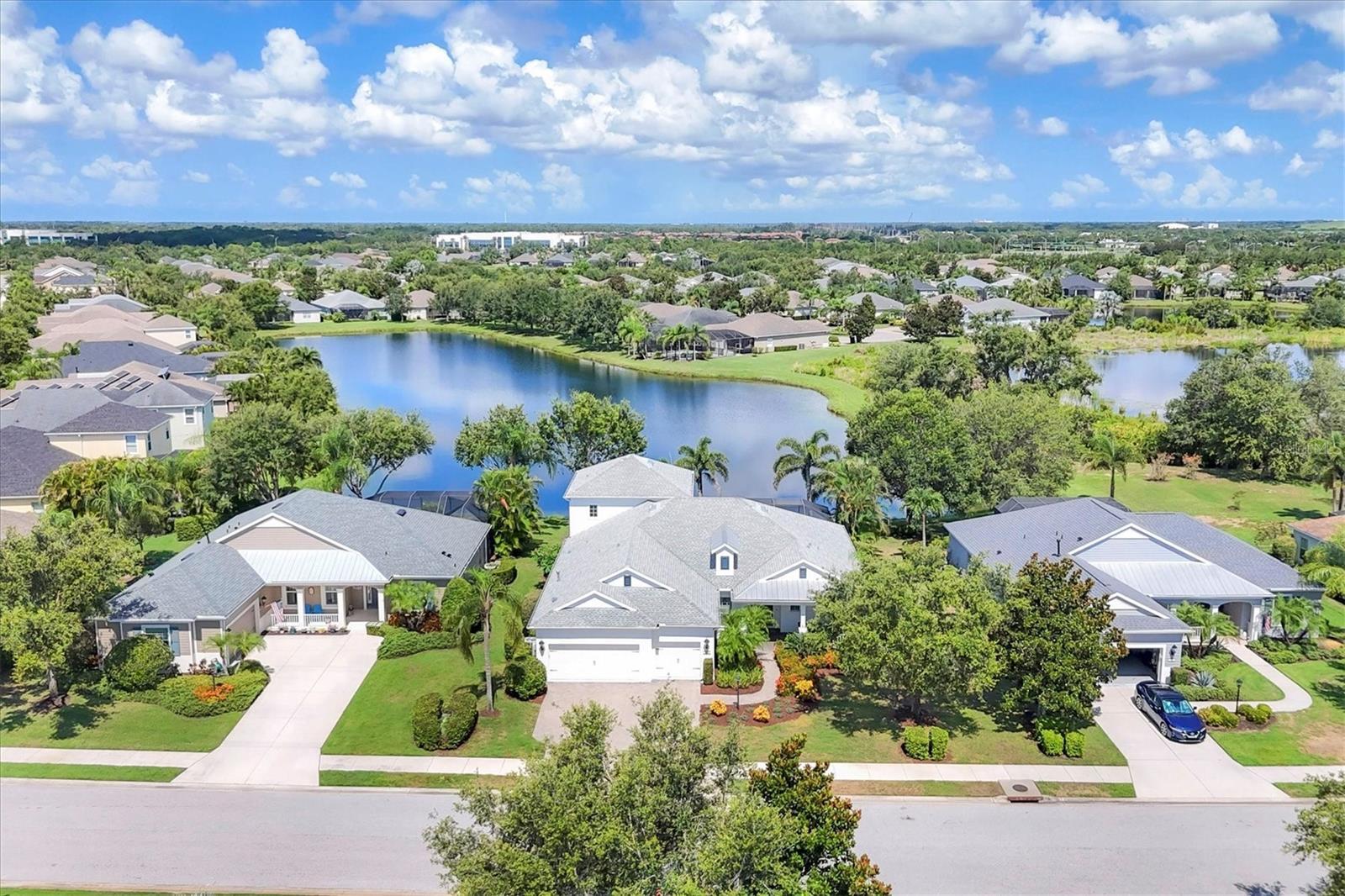Property Photo: 4714 Seneca Park Trail FL 34211