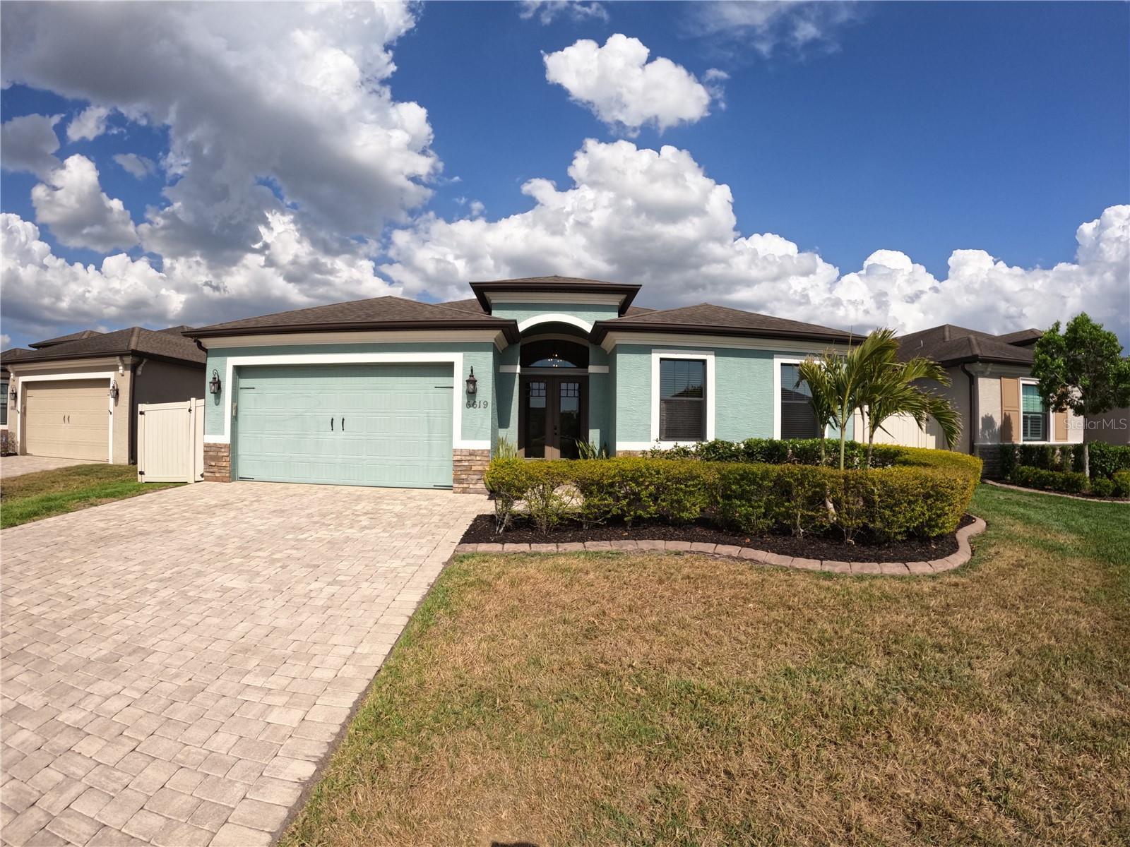 Property Photo: 6619 35th Court E FL 34243