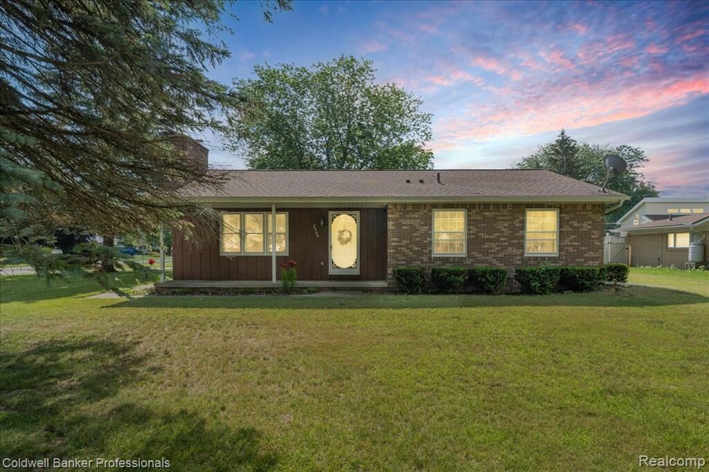 Property Photo:  2466 Kathleen Drive  MI 48162 9223 
