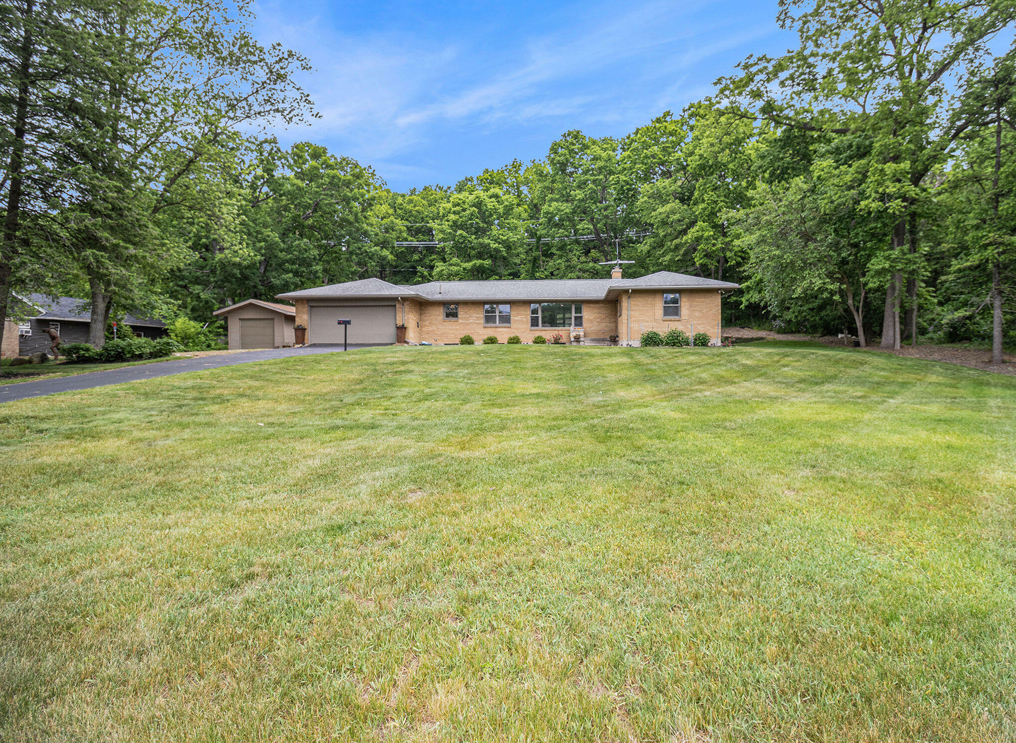Property Photo: 6667 W River Road NE MI 49306