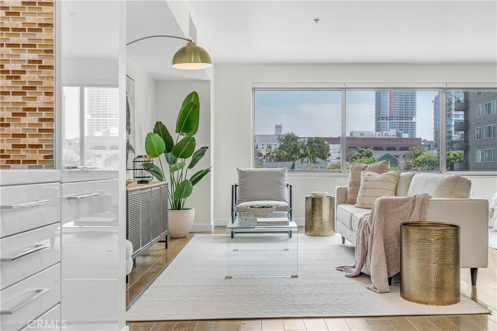 901 S Flower Street 402  Los Angeles CA 90015 photo