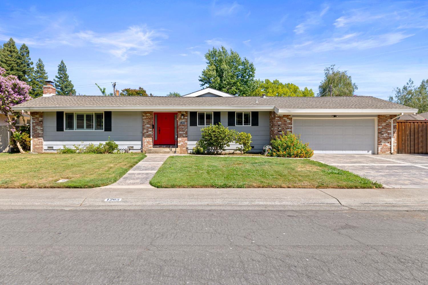 Property Photo: 1265 Meredith Way CA 95608