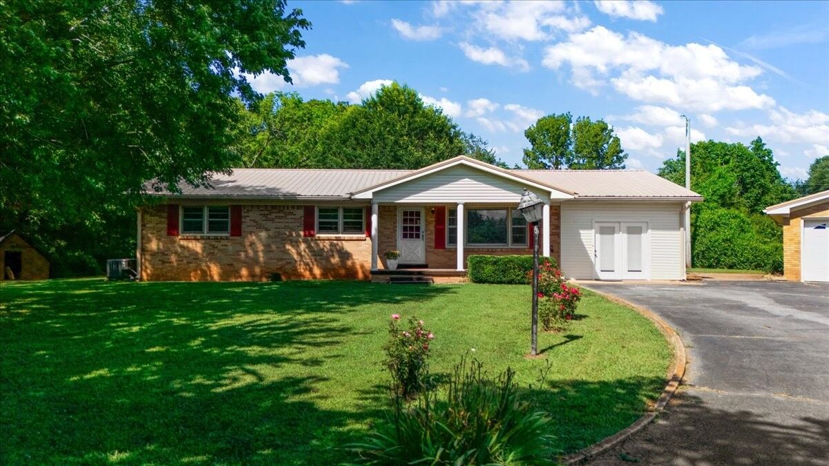 Property Photo: 318 David St TN 38464