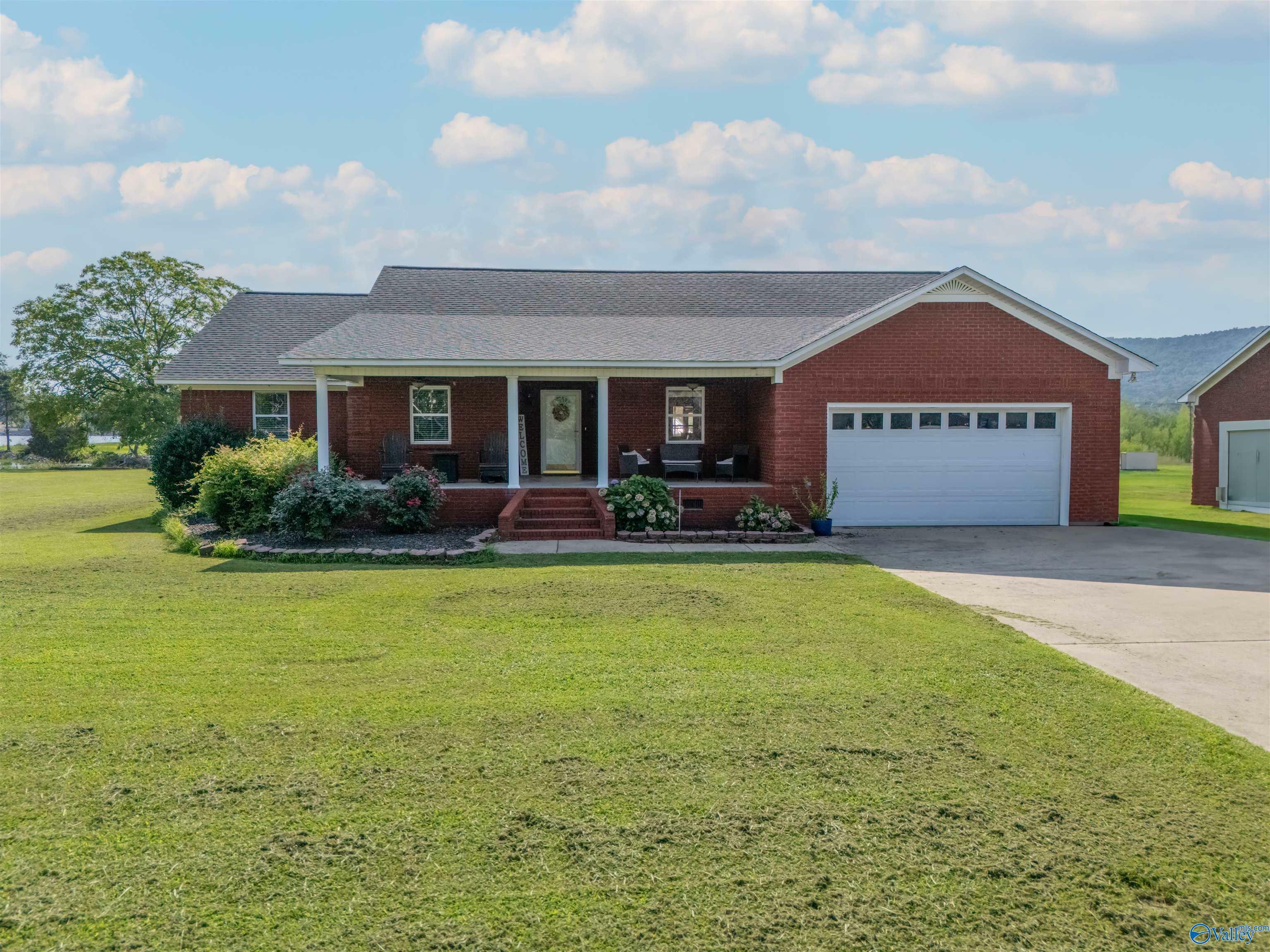 Property Photo: 3548 Hood Lane AL 35907