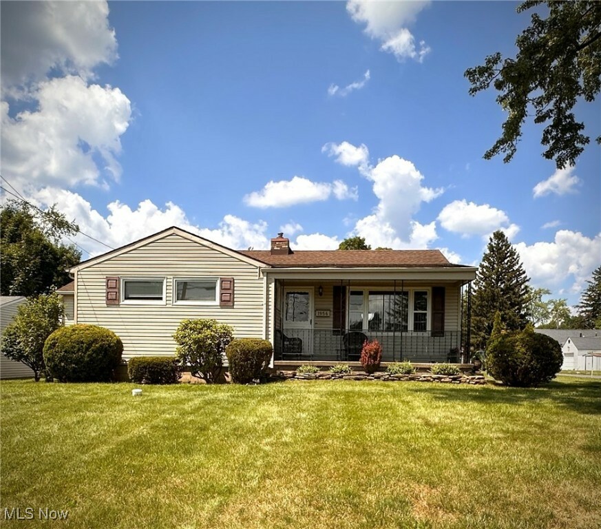 Property Photo: 1956 Country Club Avenue OH 44514