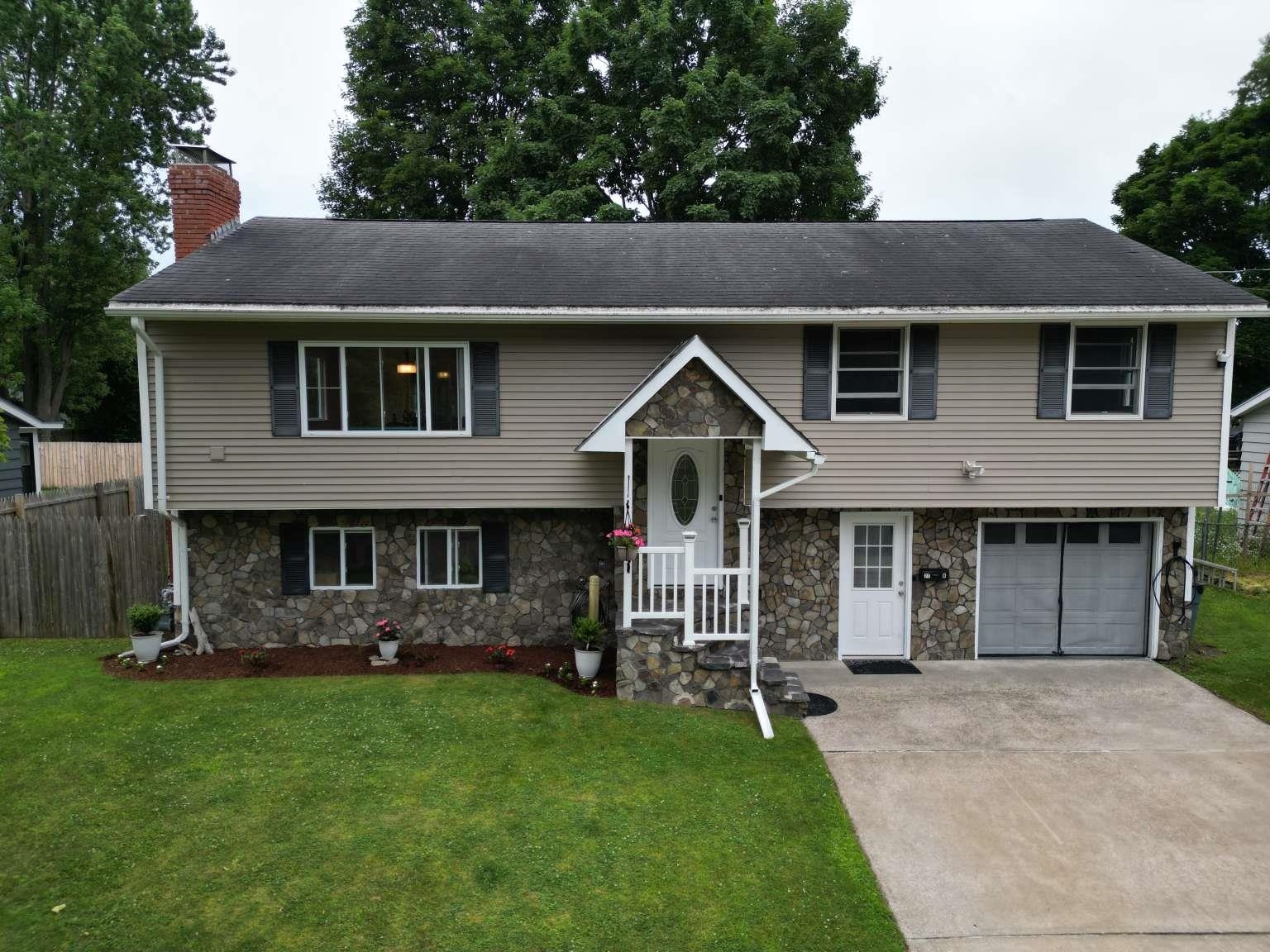 71 Venus Avenue  Burlington VT 05408 photo