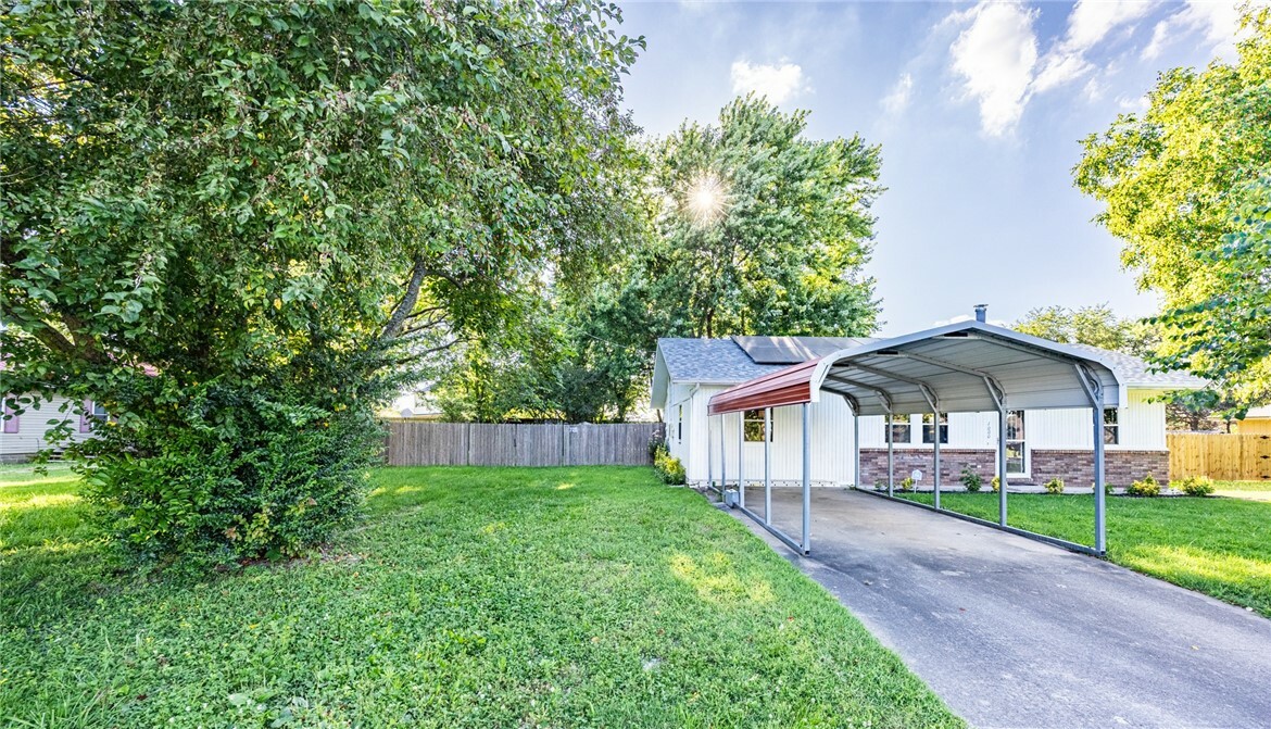 Property Photo: 1000 Tater Black Road AR 72712
