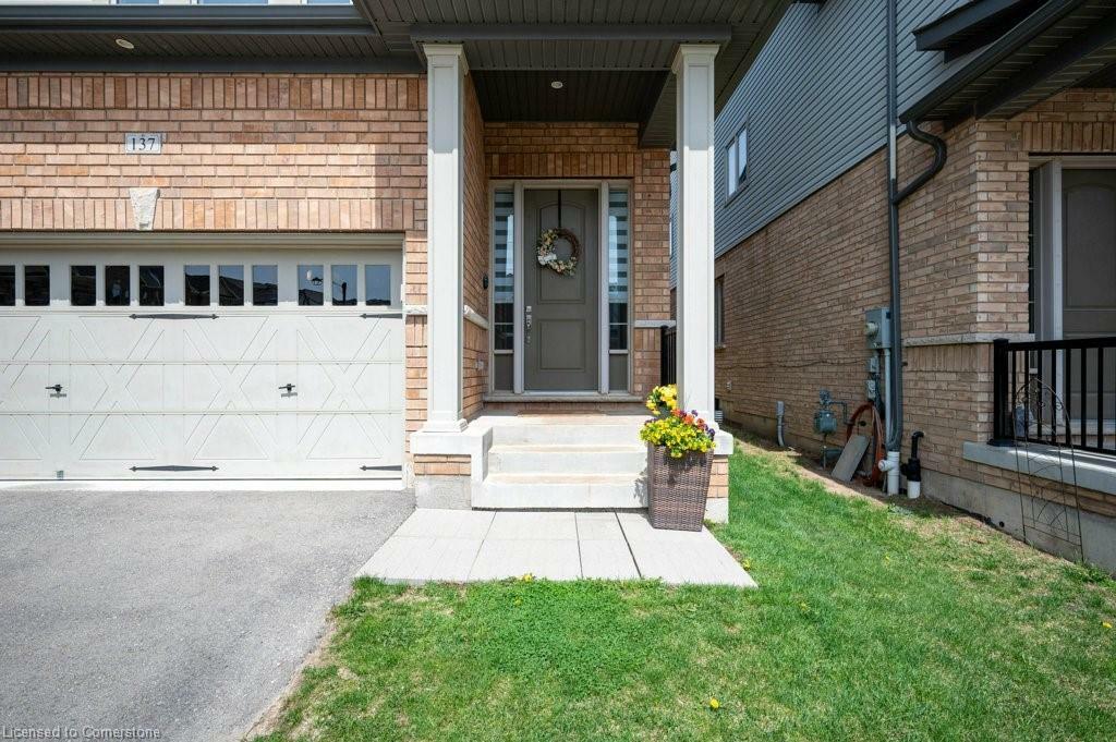 Property Photo: 137 Haldimand Street ON N2R 0R2