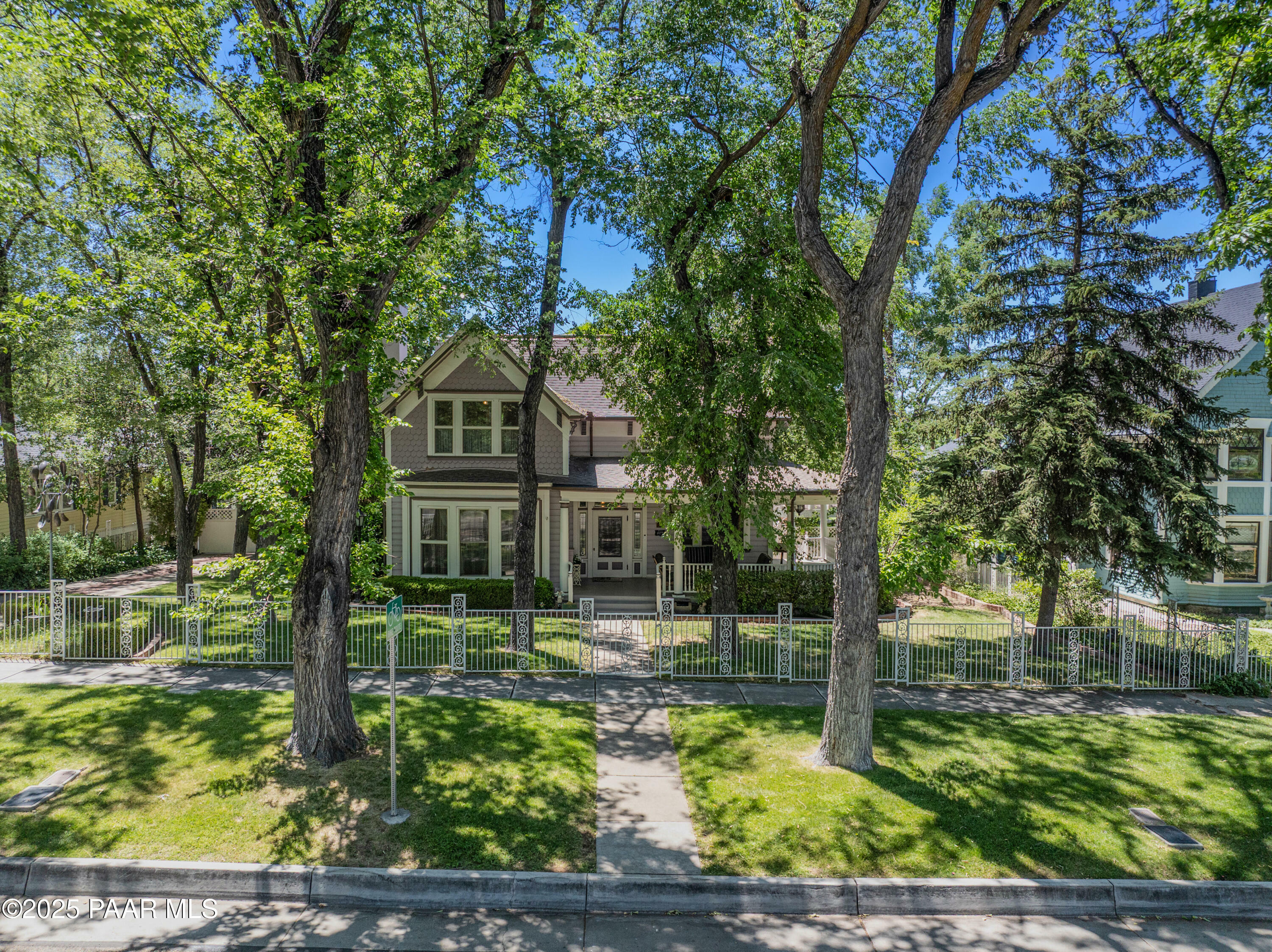 128 S Mt Vernon Avenue  Prescott AZ 86303 photo