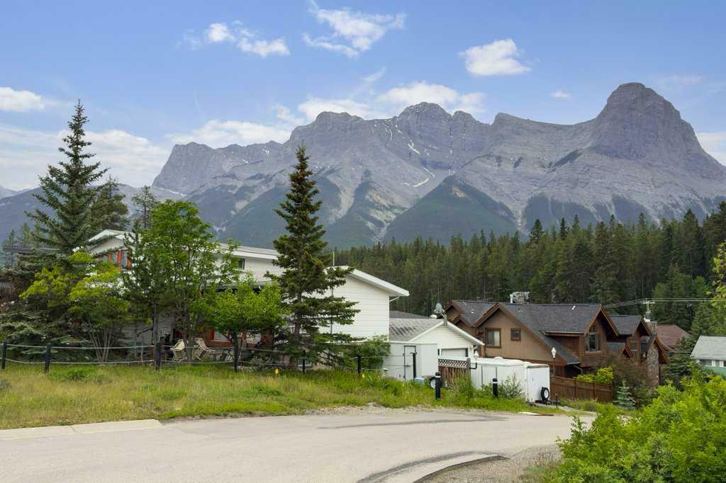 18 Macdonald Place  Canmore AB T1W 2N1 photo