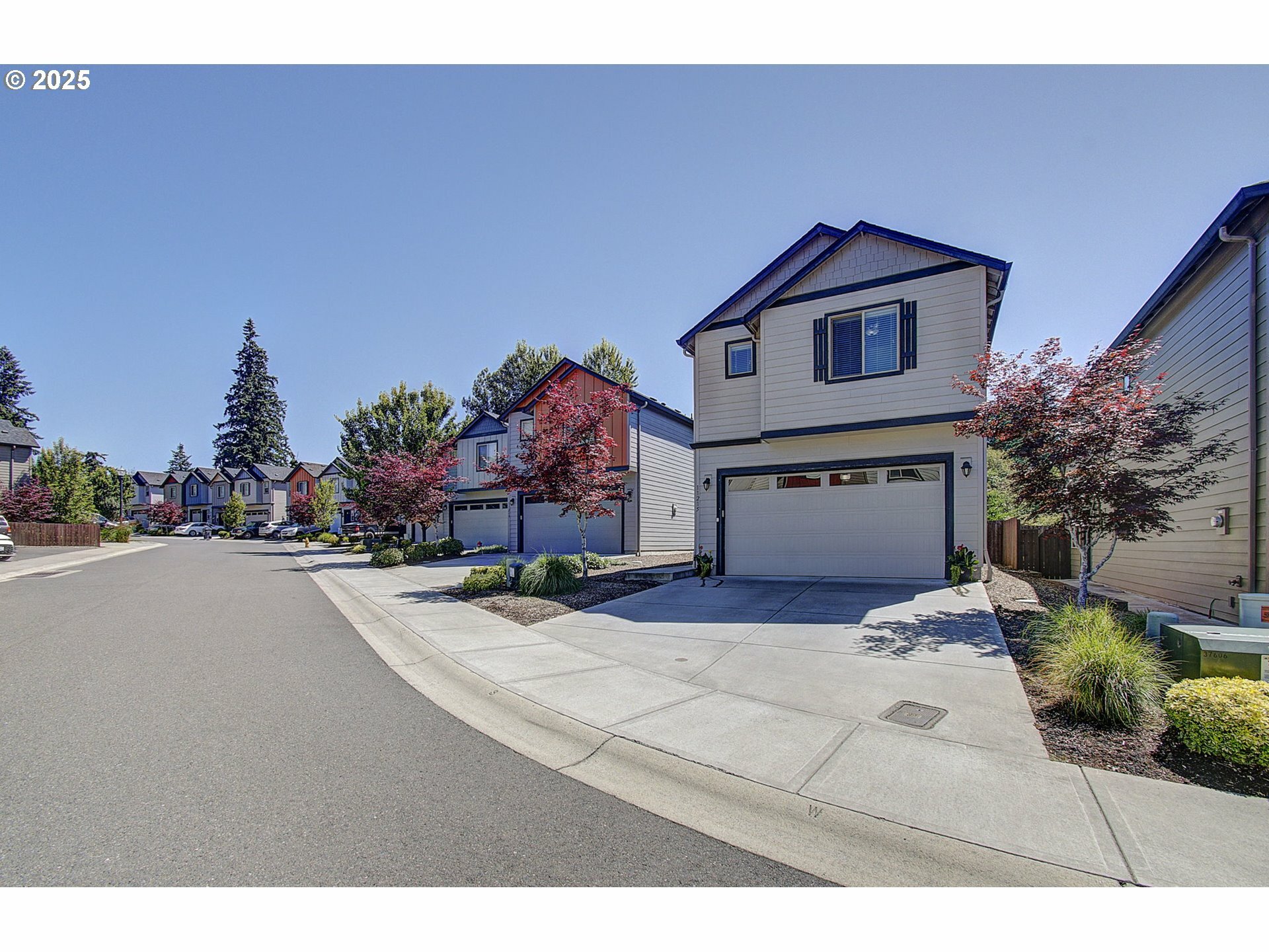 Property Photo:  11215 NE 14th Ct  WA 98685 
