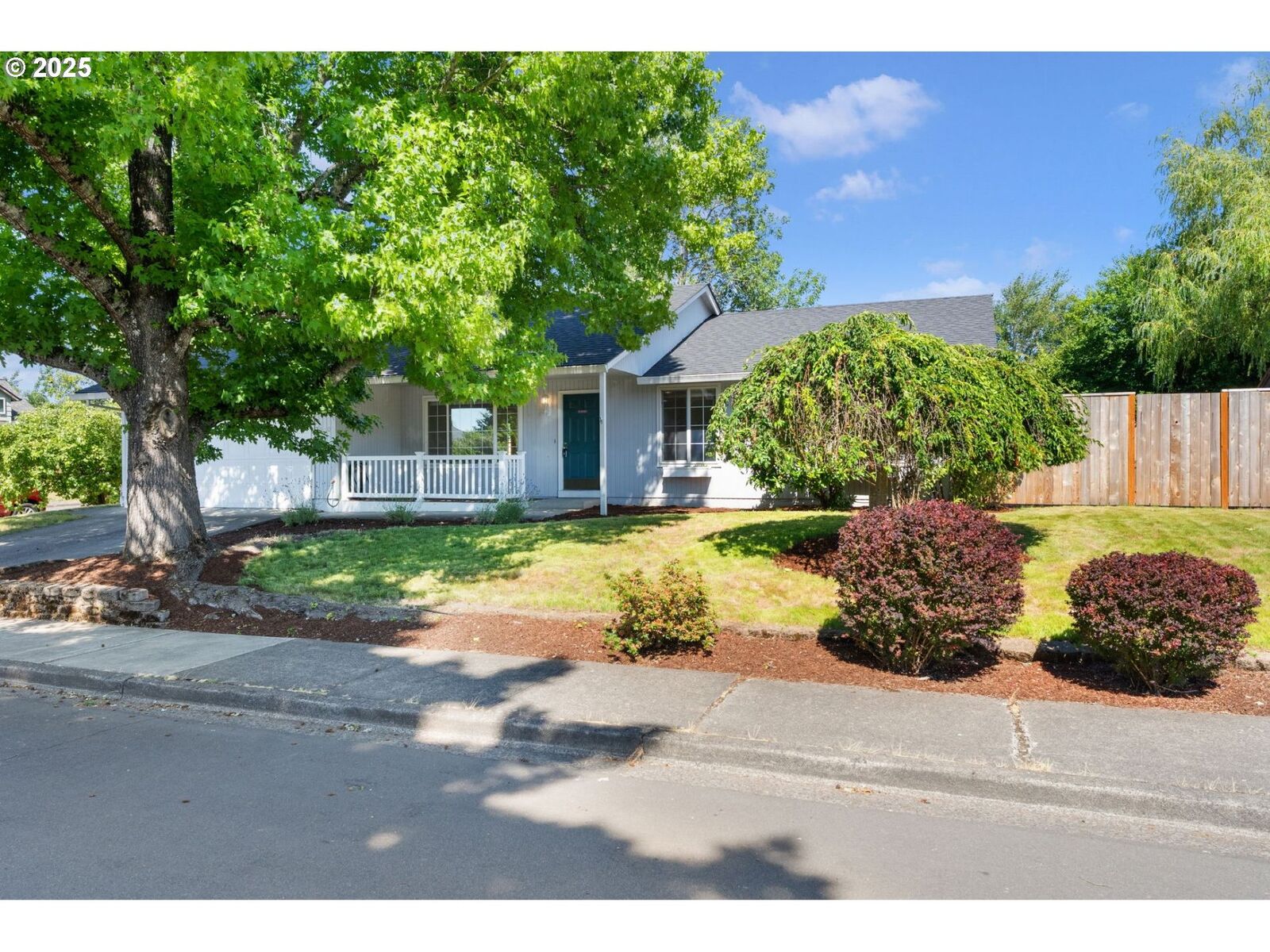 Property Photo: 2530 SW Lenore Dr OR 97003