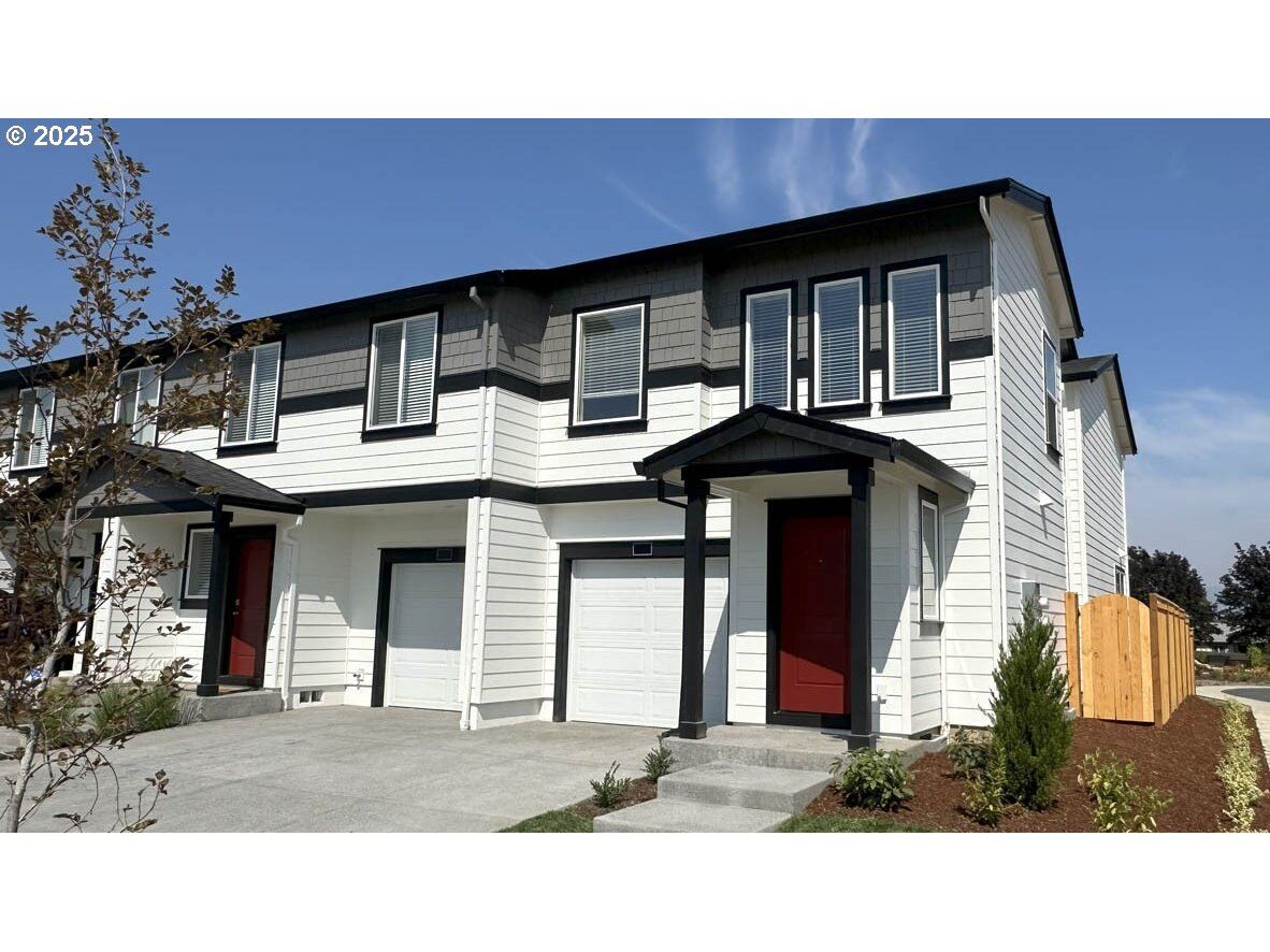 Property Photo: 6179 SE 15th St OR 97080