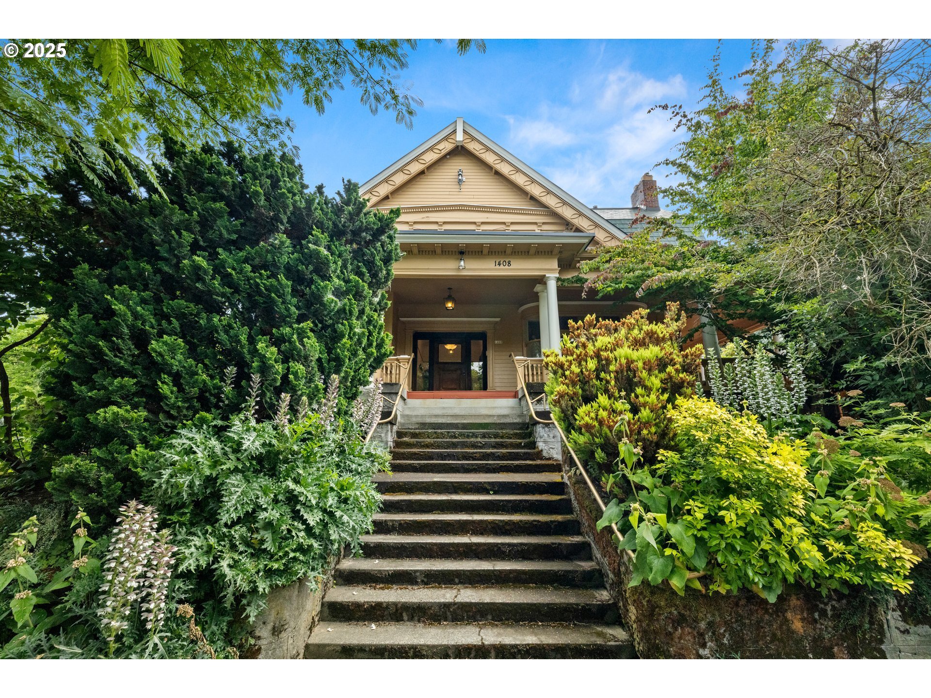 Property Photo: 1408 SE 22nd Ave OR 97214