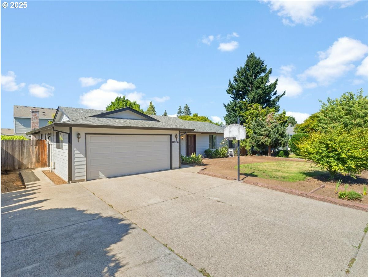Property Photo:  8406 NE 60th St  WA 98662 