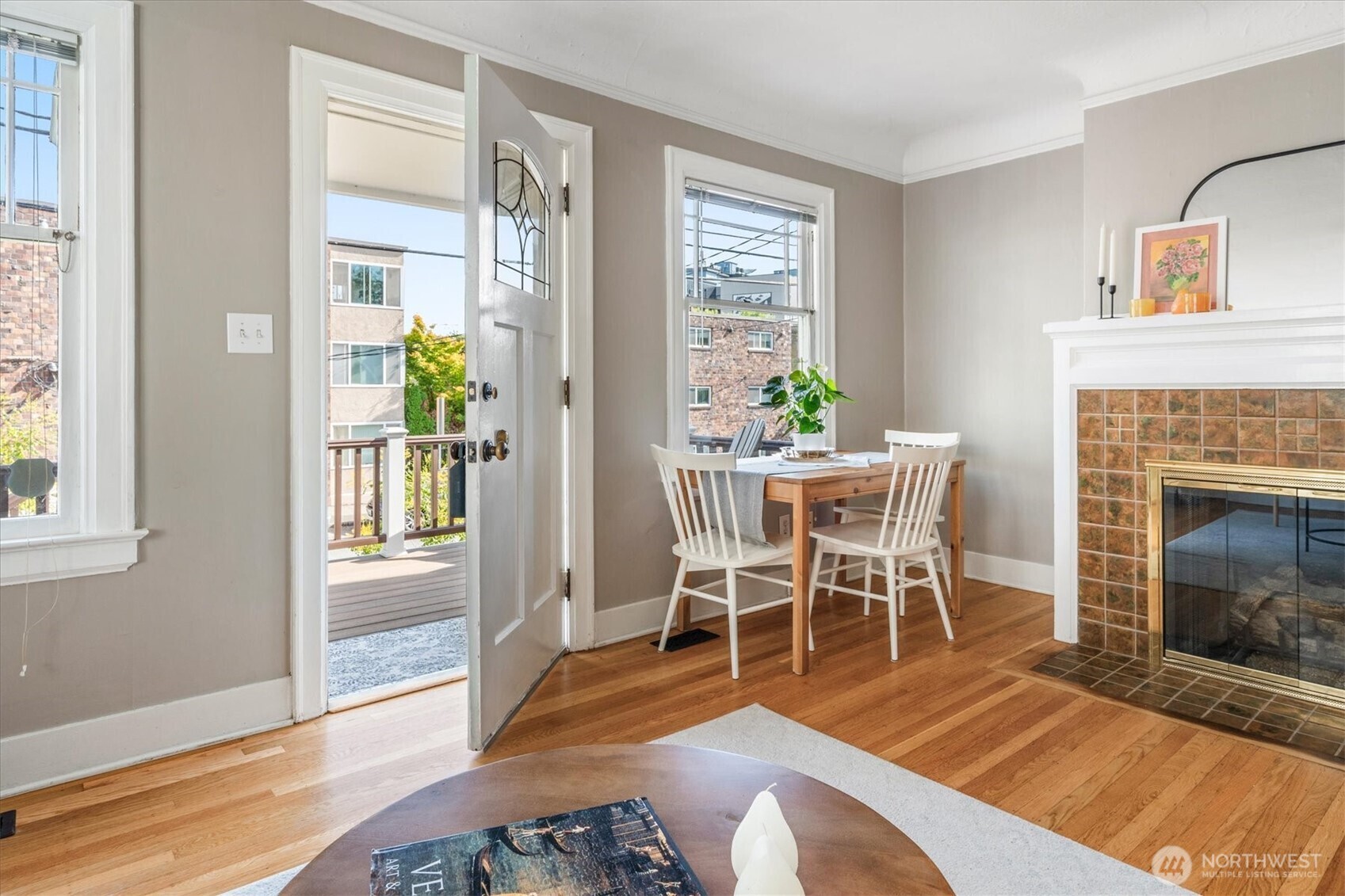 Property Photo: 6806 Woodlawn Avenue NE WA 98115