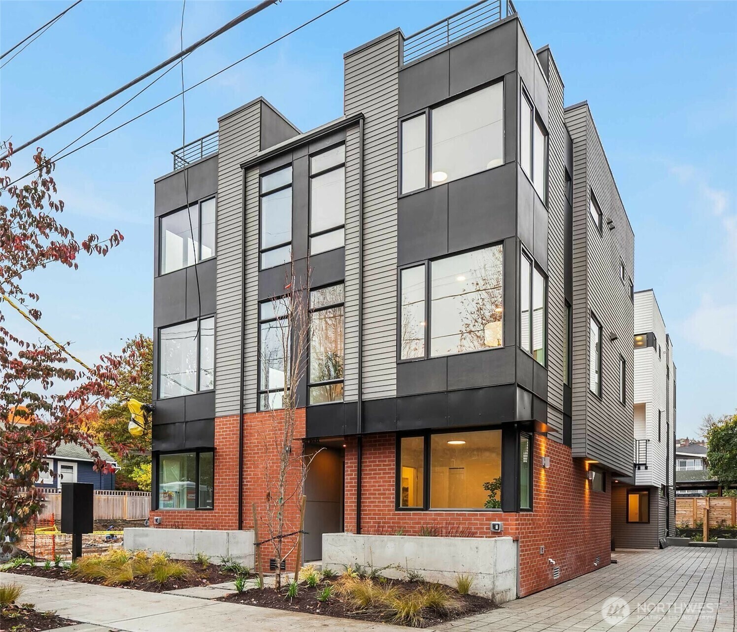 410 A  10th Avenue E  Seattle WA 98102 photo