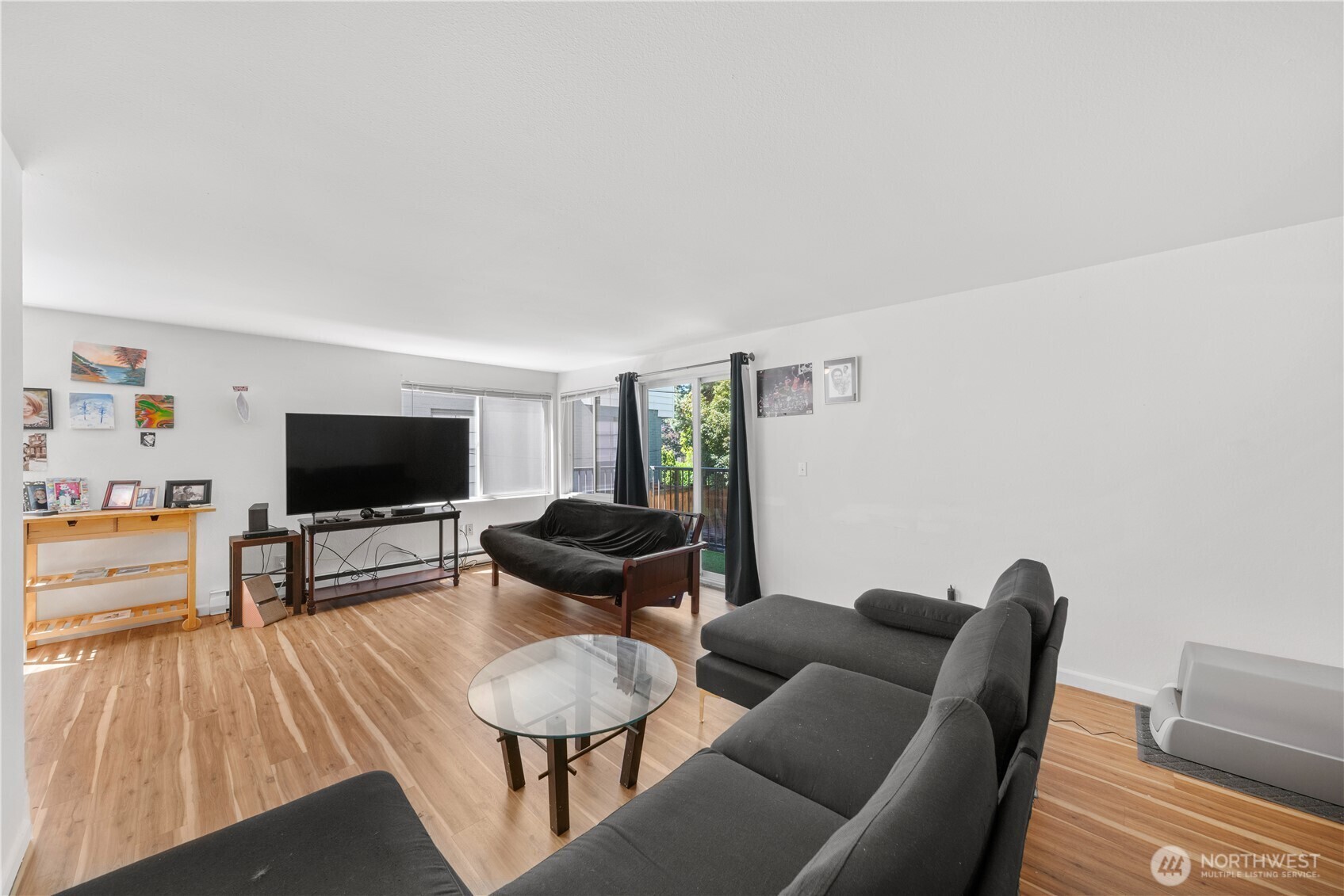 Property Photo: 11556 Greenwood Avenue N 105 WA 98133