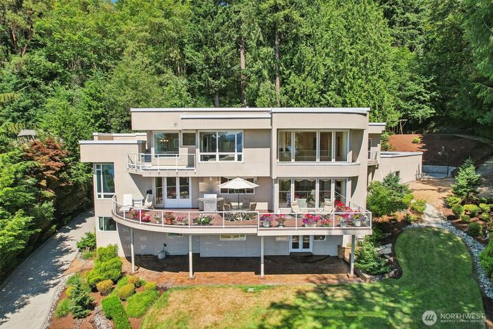 Property Photo:  1706  205th Place NE  WA 98074 