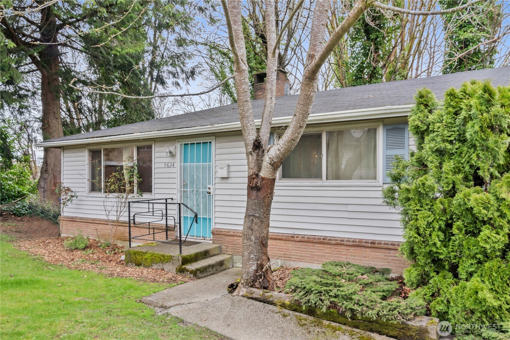 Property Photo: 9624 Renton Avenue S A WA 98118