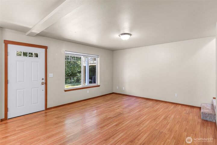 Property Photo: 1422 Lincoln Street WA 98229