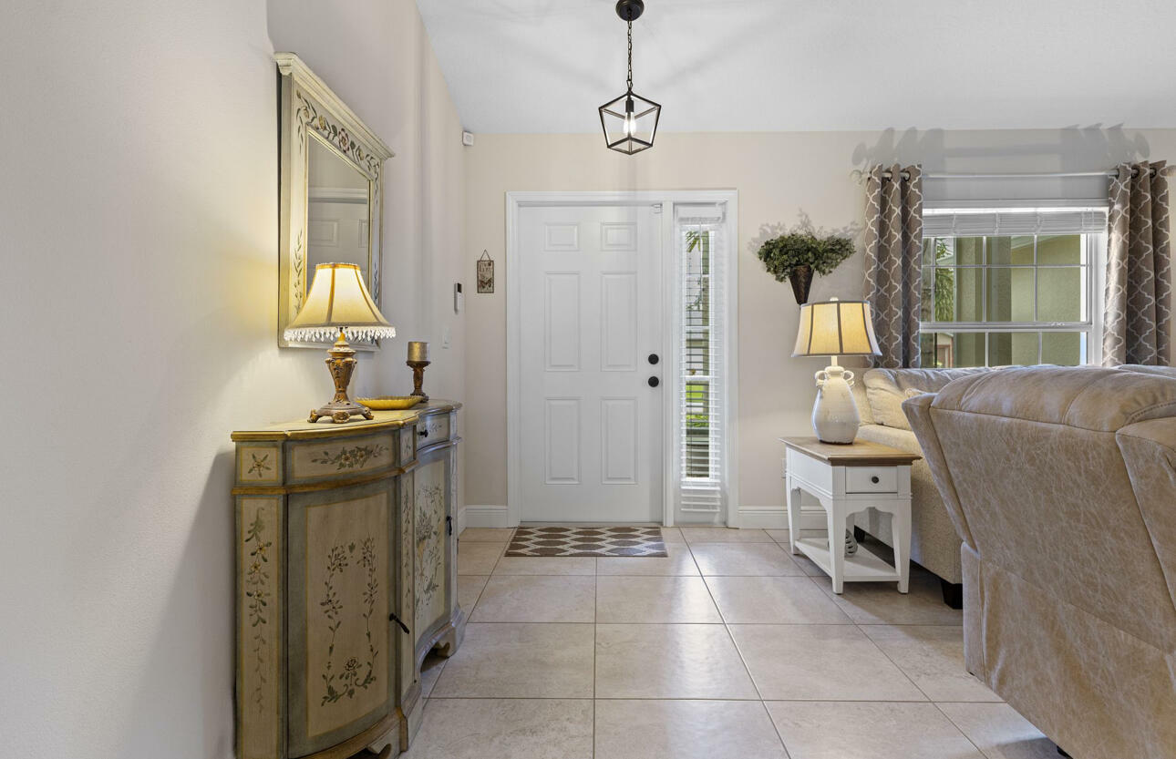Property Photo: 568 NW Colonial Street NW FL 34983