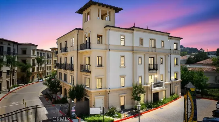 23500 Park Sorrento H32  Calabasas CA 91302 photo