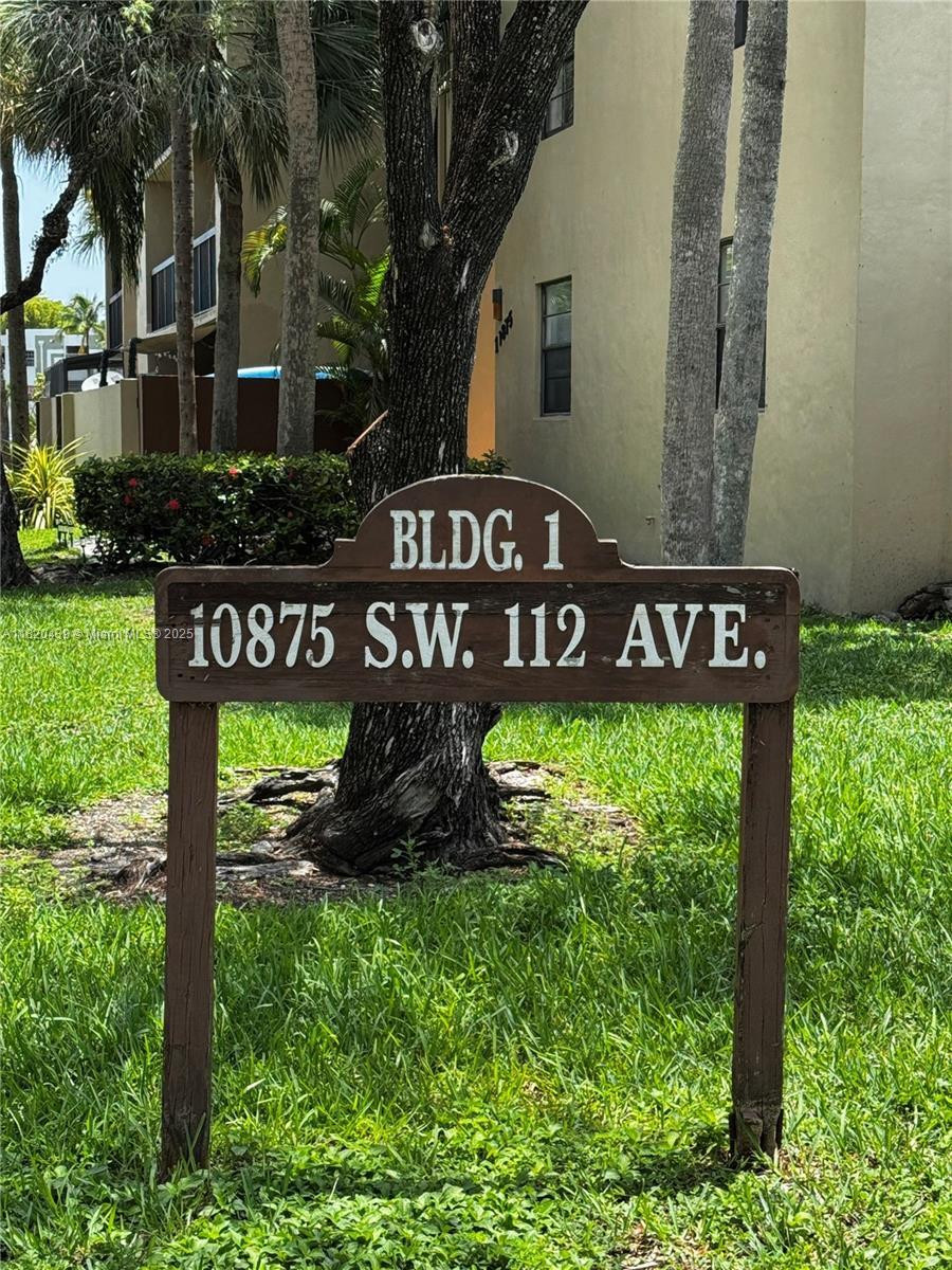 Property Photo: 10875 SW 112th Ave 206 FL 33176