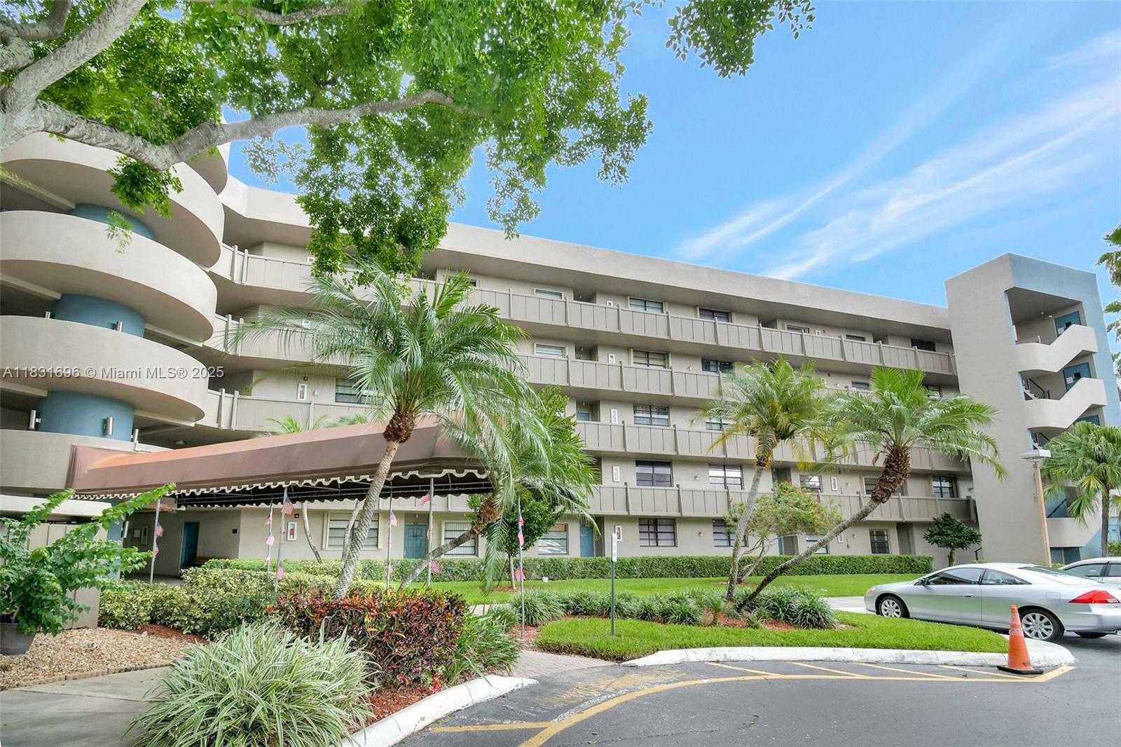 1001 Colony Point Cir 220  Pembroke Pines FL 33026 photo