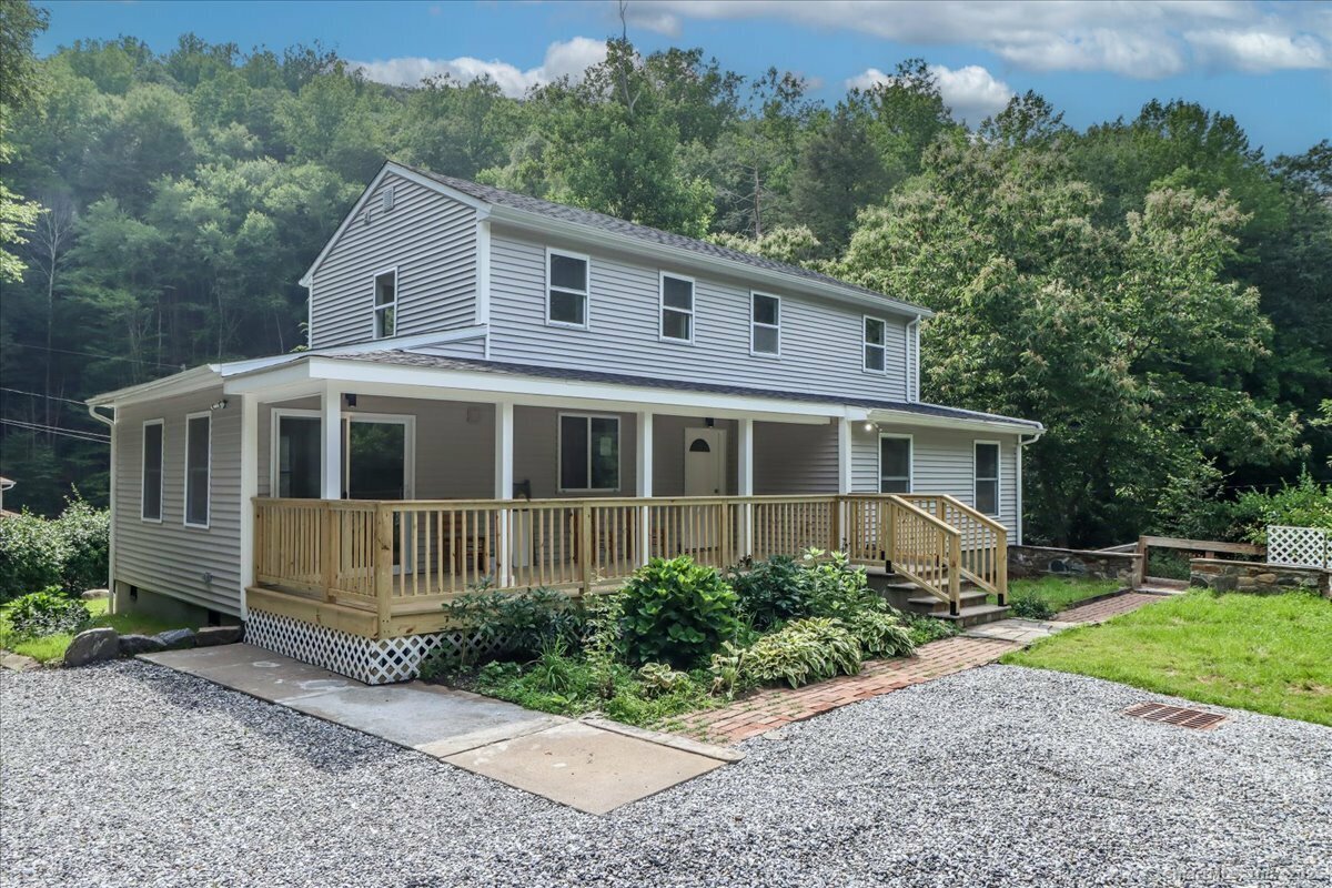 Property Photo: 3 Brookside Trail CT 06468