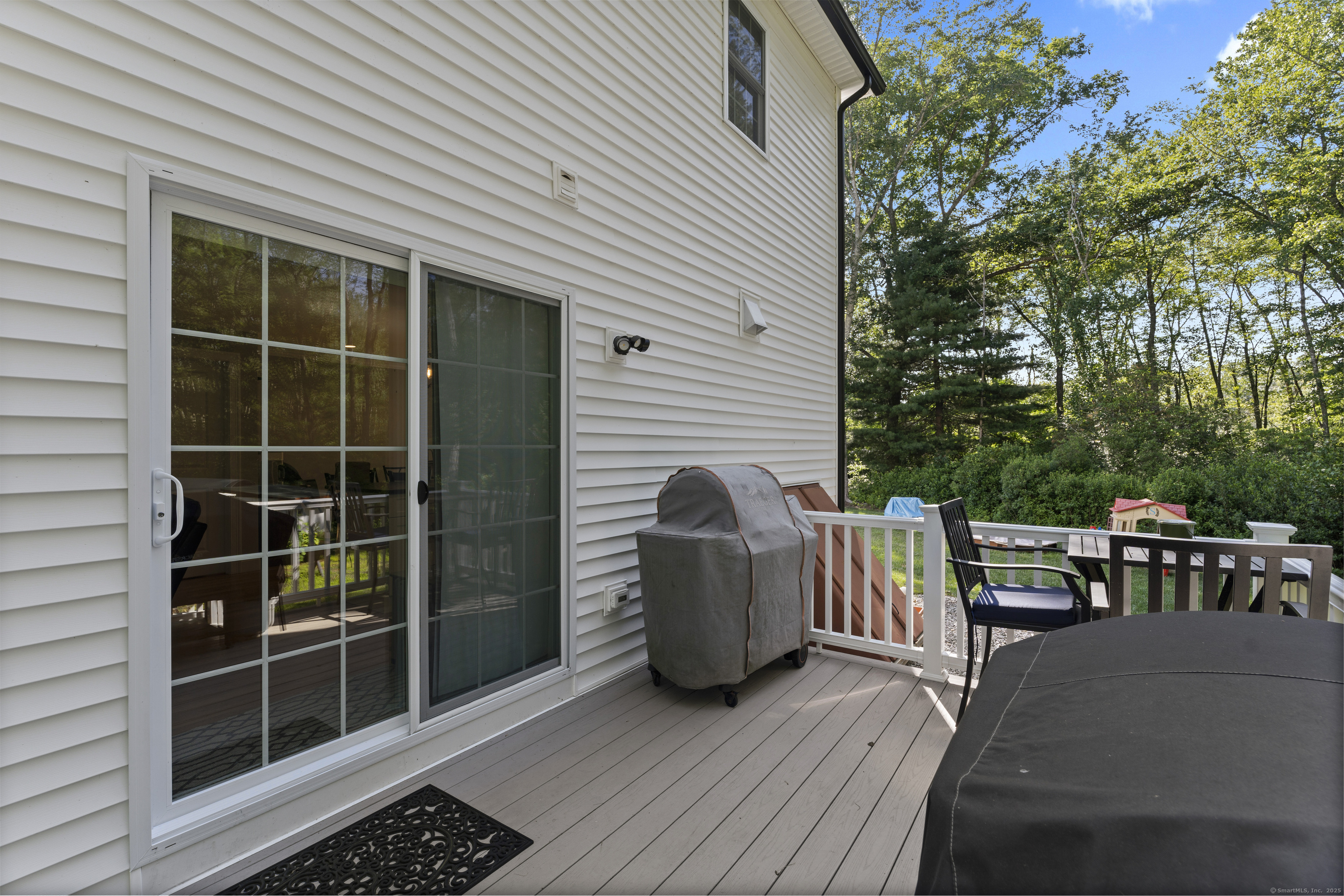 Property Photo:  3 Avenue B  CT 06371 