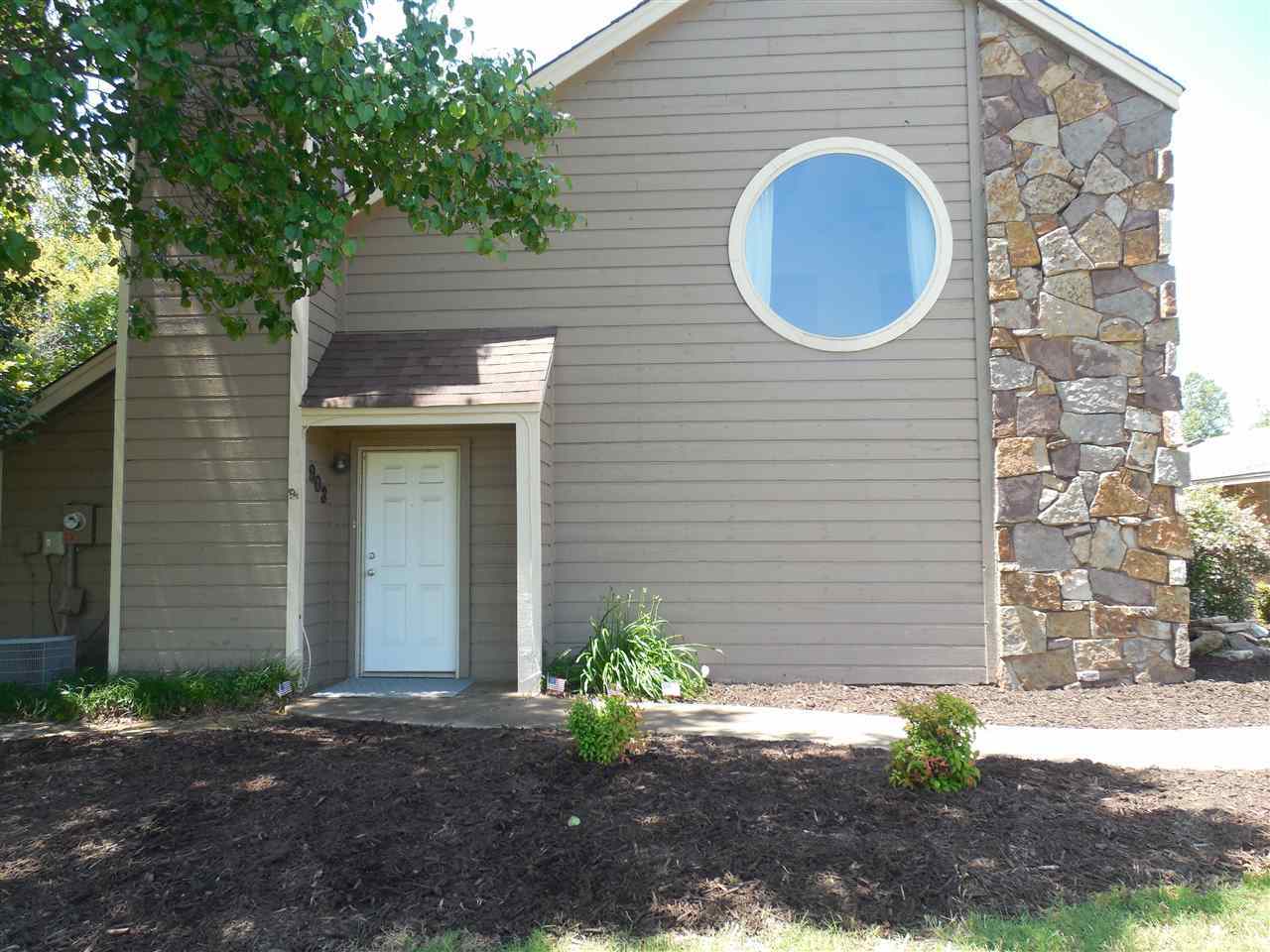 Property Photo: 903 W Parkway Drive OK 74075