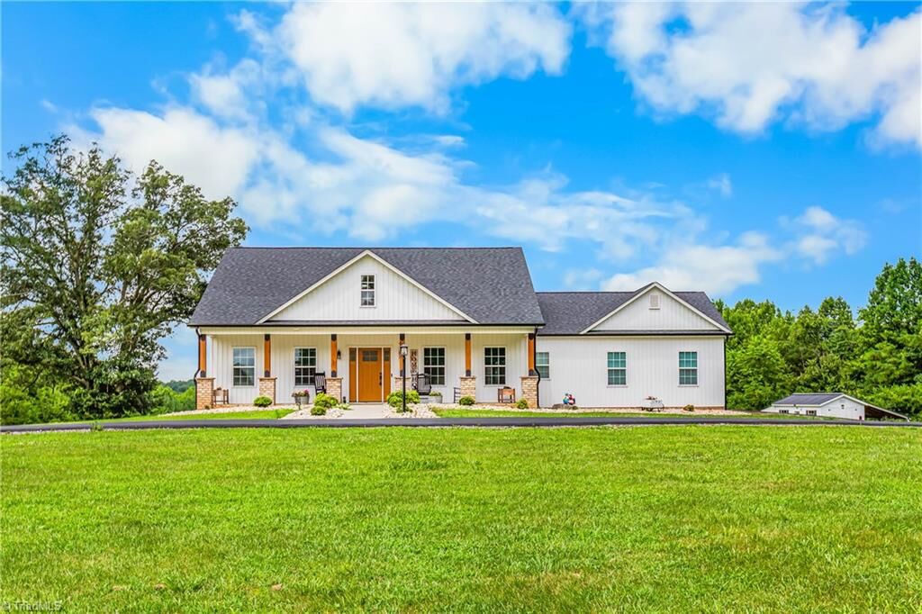 Property Photo: 1299 Volunteer Road NC 27043