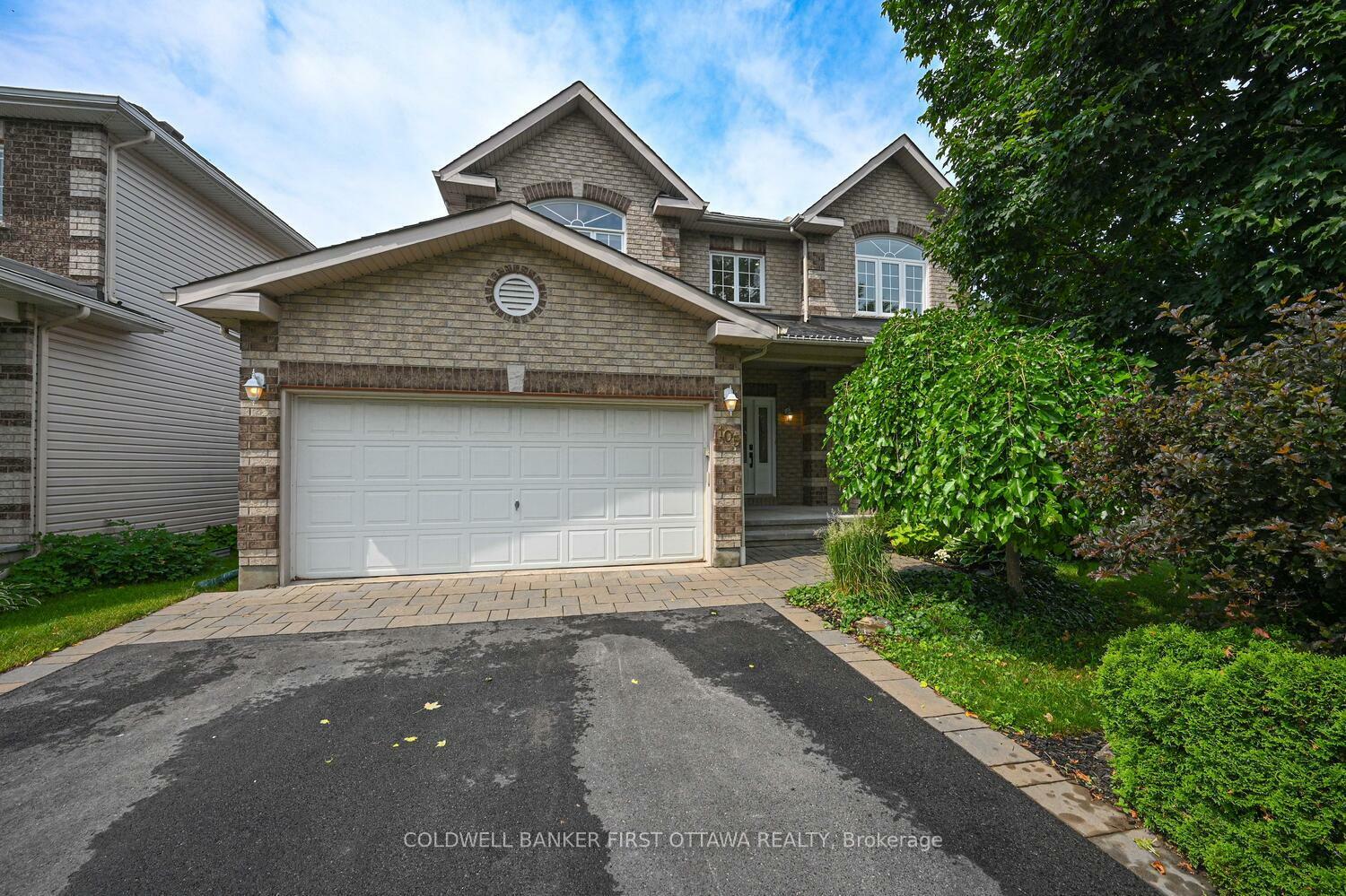 Photo de la propriété: 105 Sirocco Crescent ON K2S 2C9