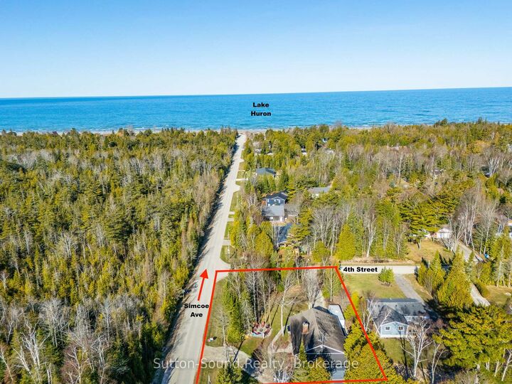 Property Photo:  403 Simcoe Avenue  ON N0H 2G0 