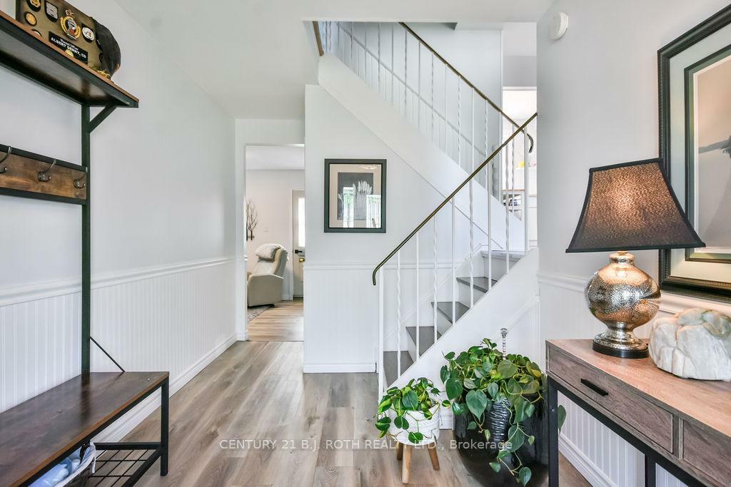 Photo de la propriété: 14 Larkdale Crescent ON L0M 1B0