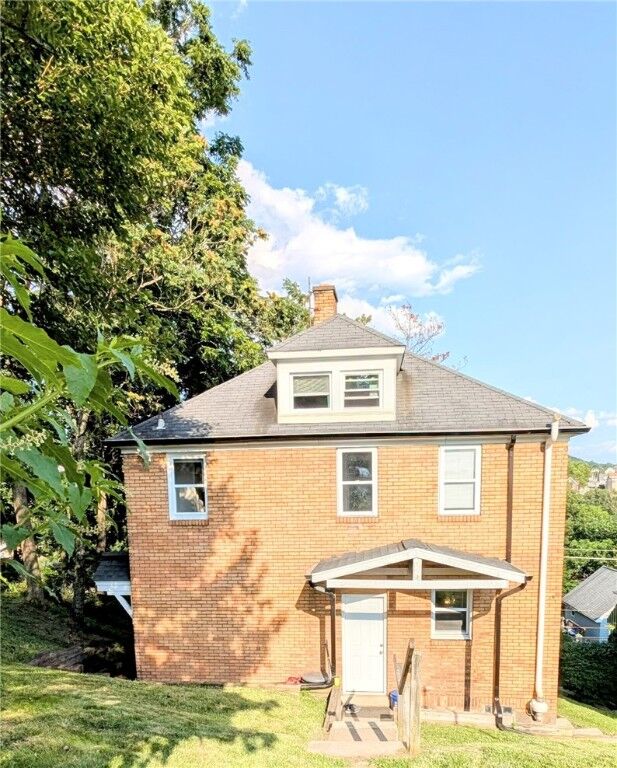 Property Photo:  213 N 5th St  PA 15644 
