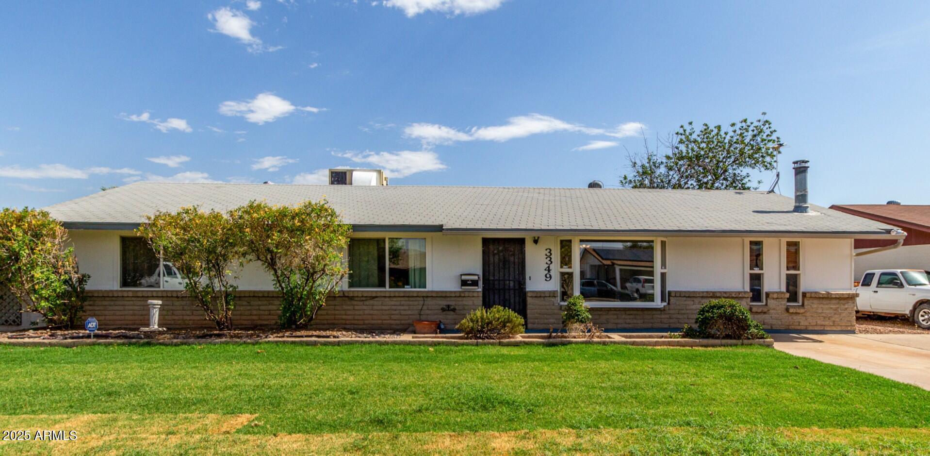 Property Photo: 3349 W Surrey Avenue AZ 85029