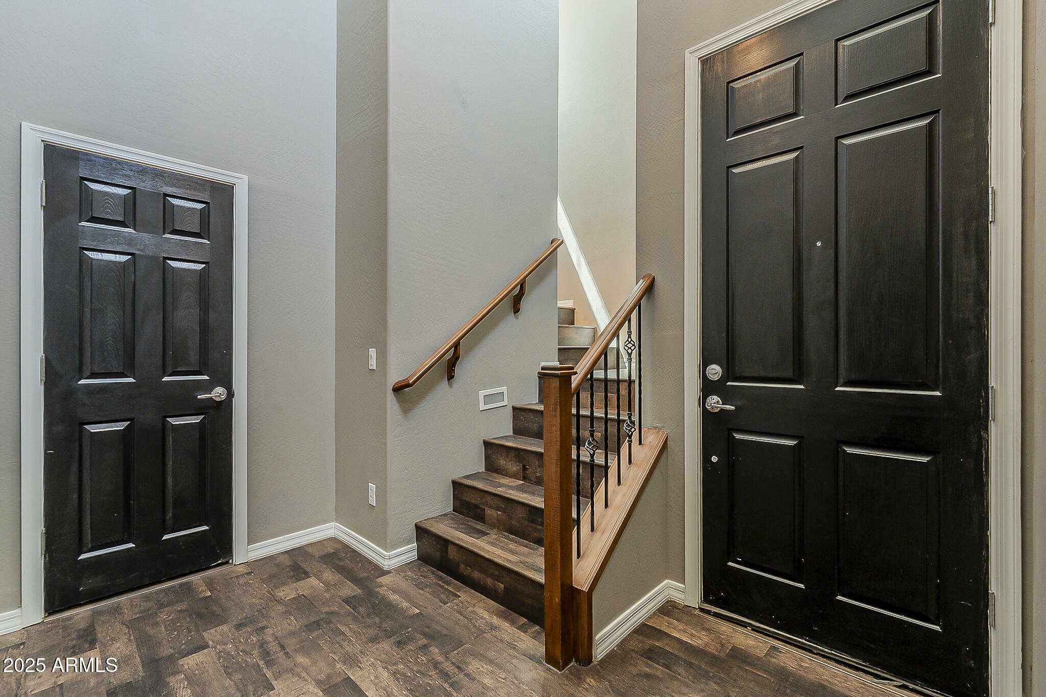 Property Photo: 2124 W Hunter Court 237 AZ 85085