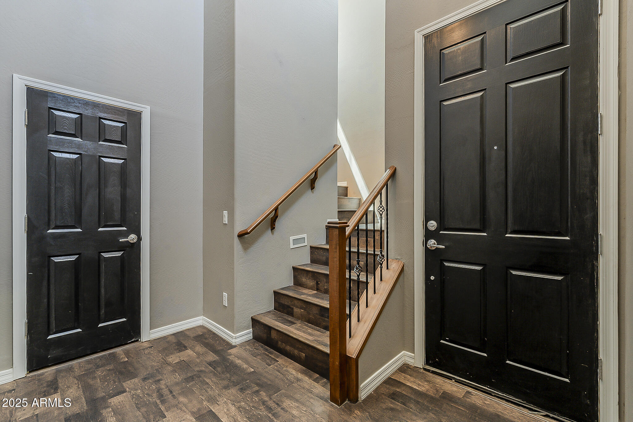 Property Photo: 2124 W Hunter Court 237 AZ 85085