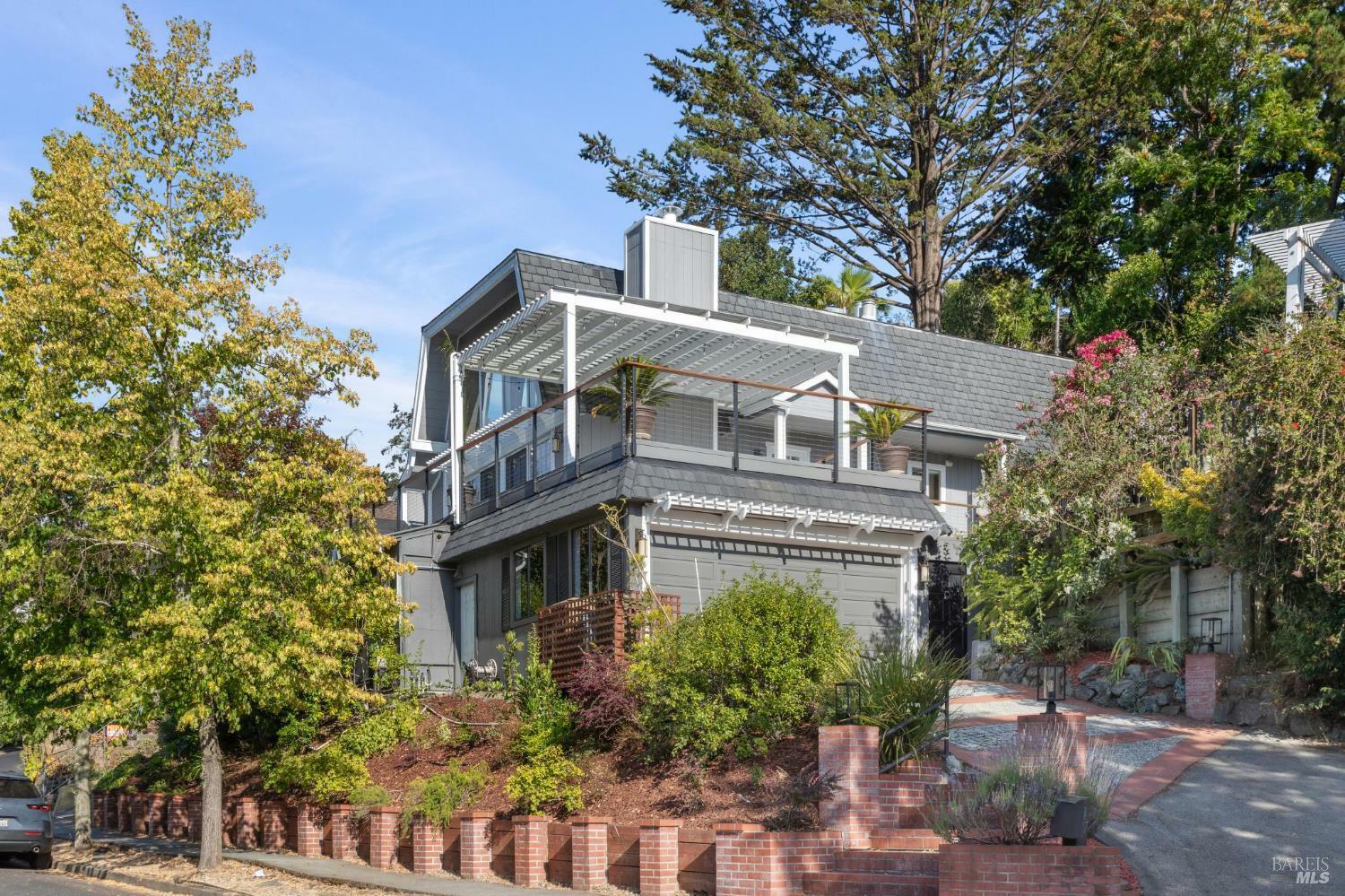 Property Photo: 347 Jewell Street CA 94901