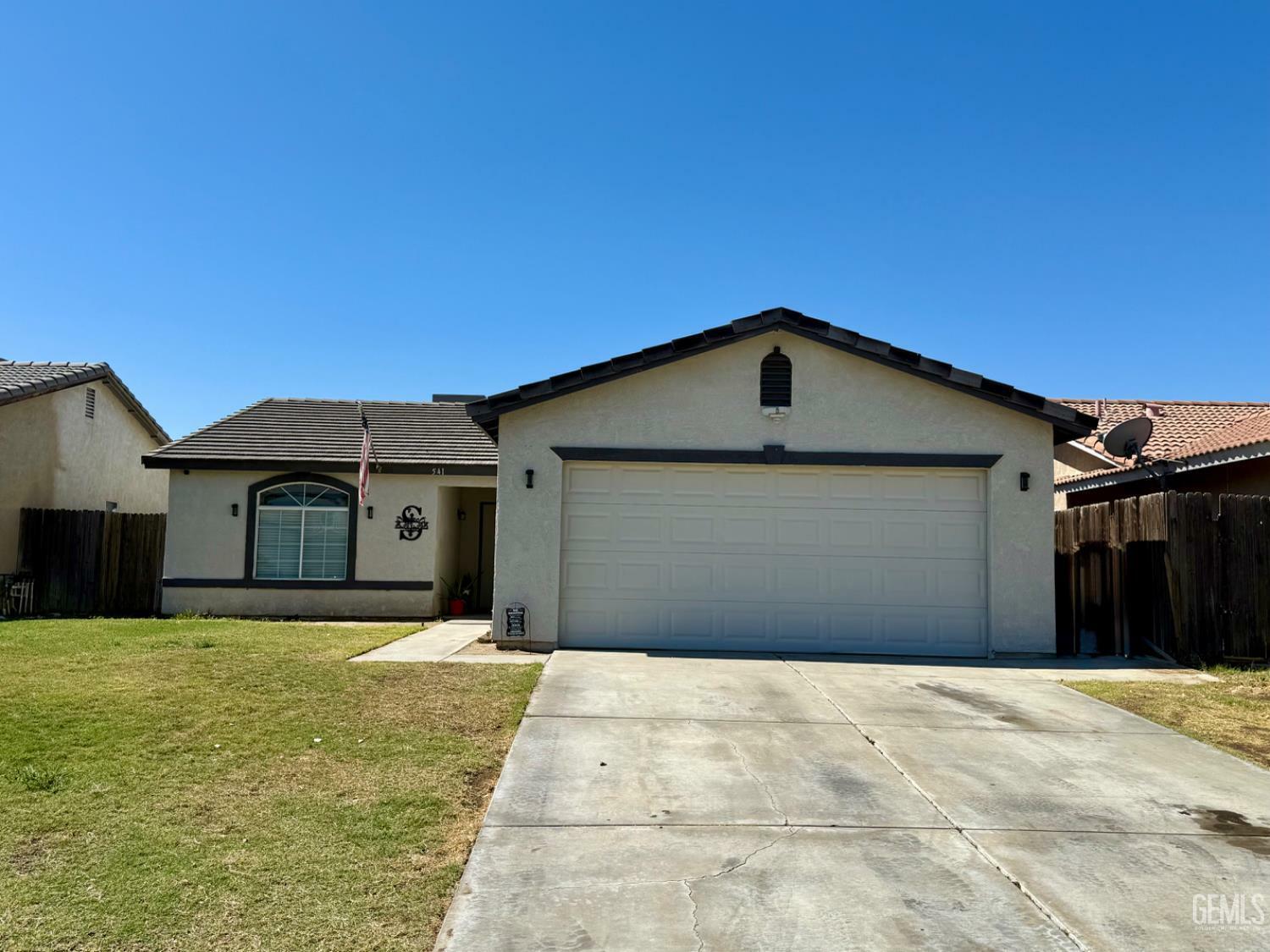 Property Photo: 541 Sunset Meadow Lane CA 93308