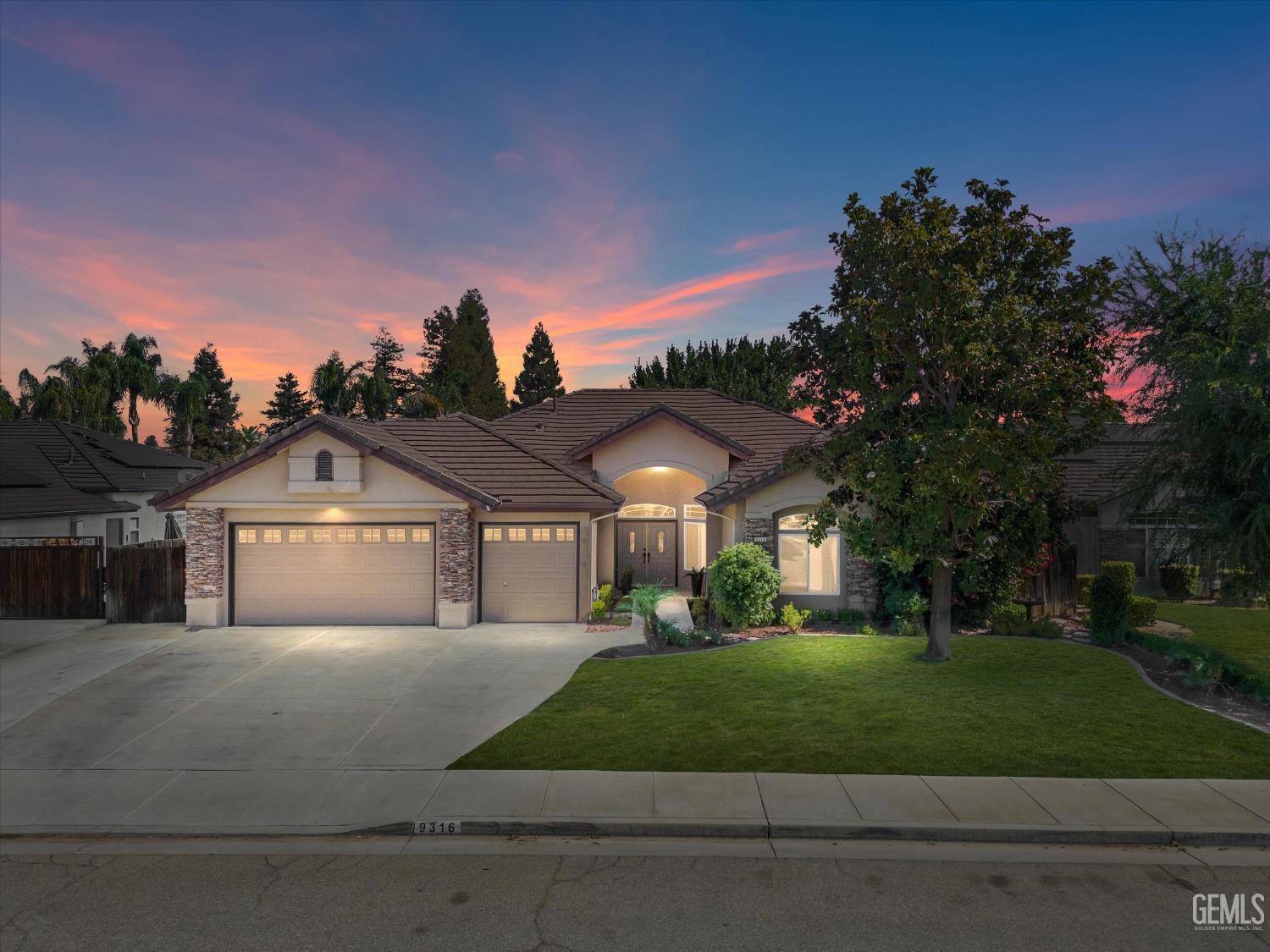 9316 Leslie Deann Court  Bakersfield CA 93312 photo