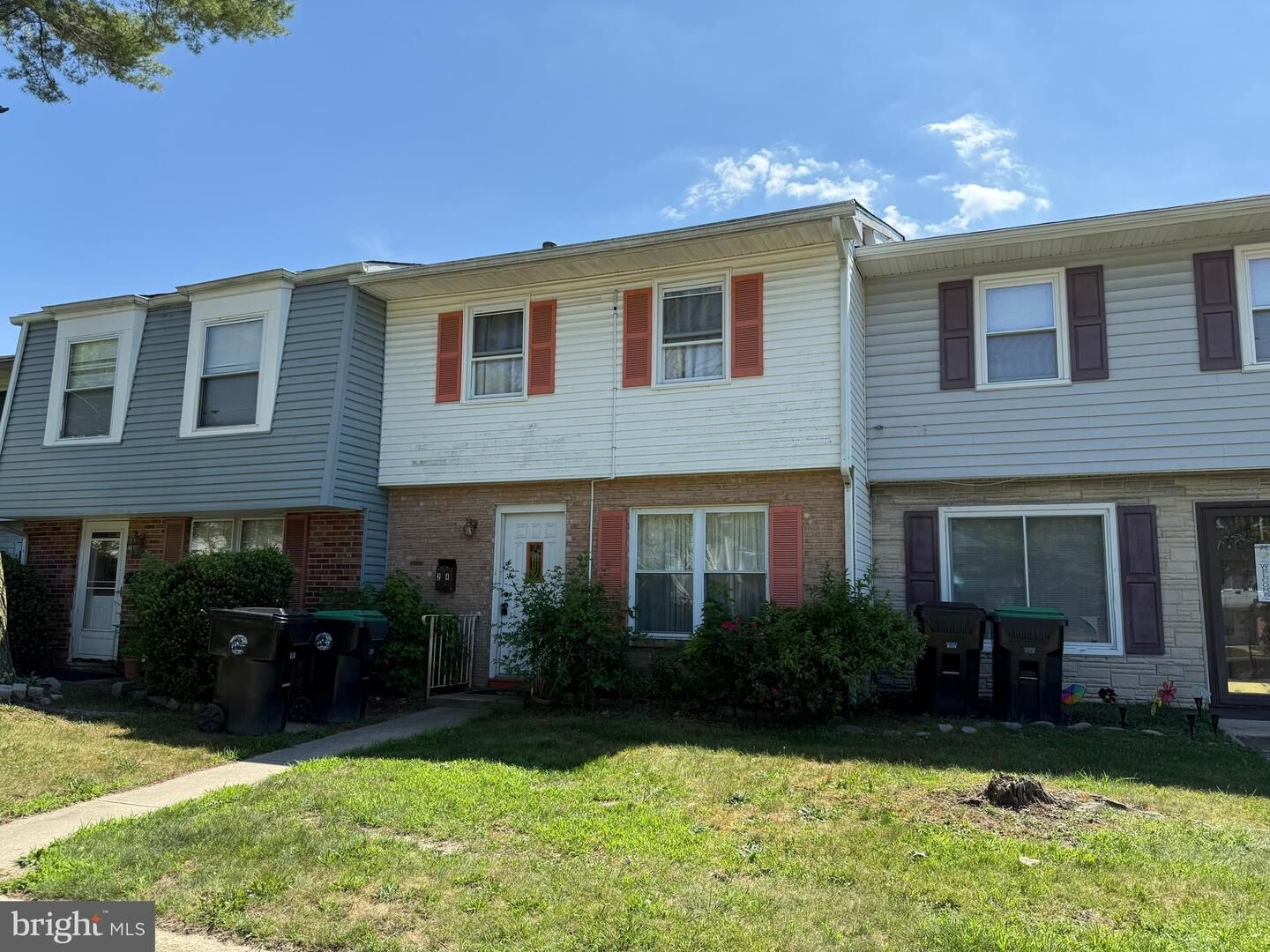 Property Photo:  24 Maureen Court  NJ 08081 