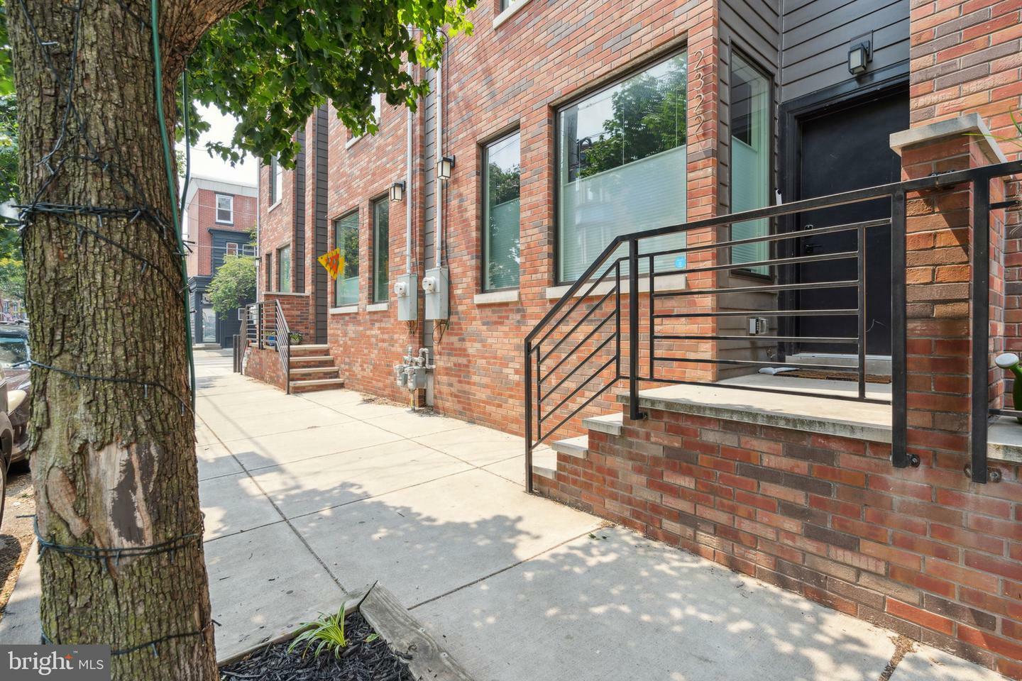 2318 E Susquehanna Avenue  Philadelphia PA 19125 photo