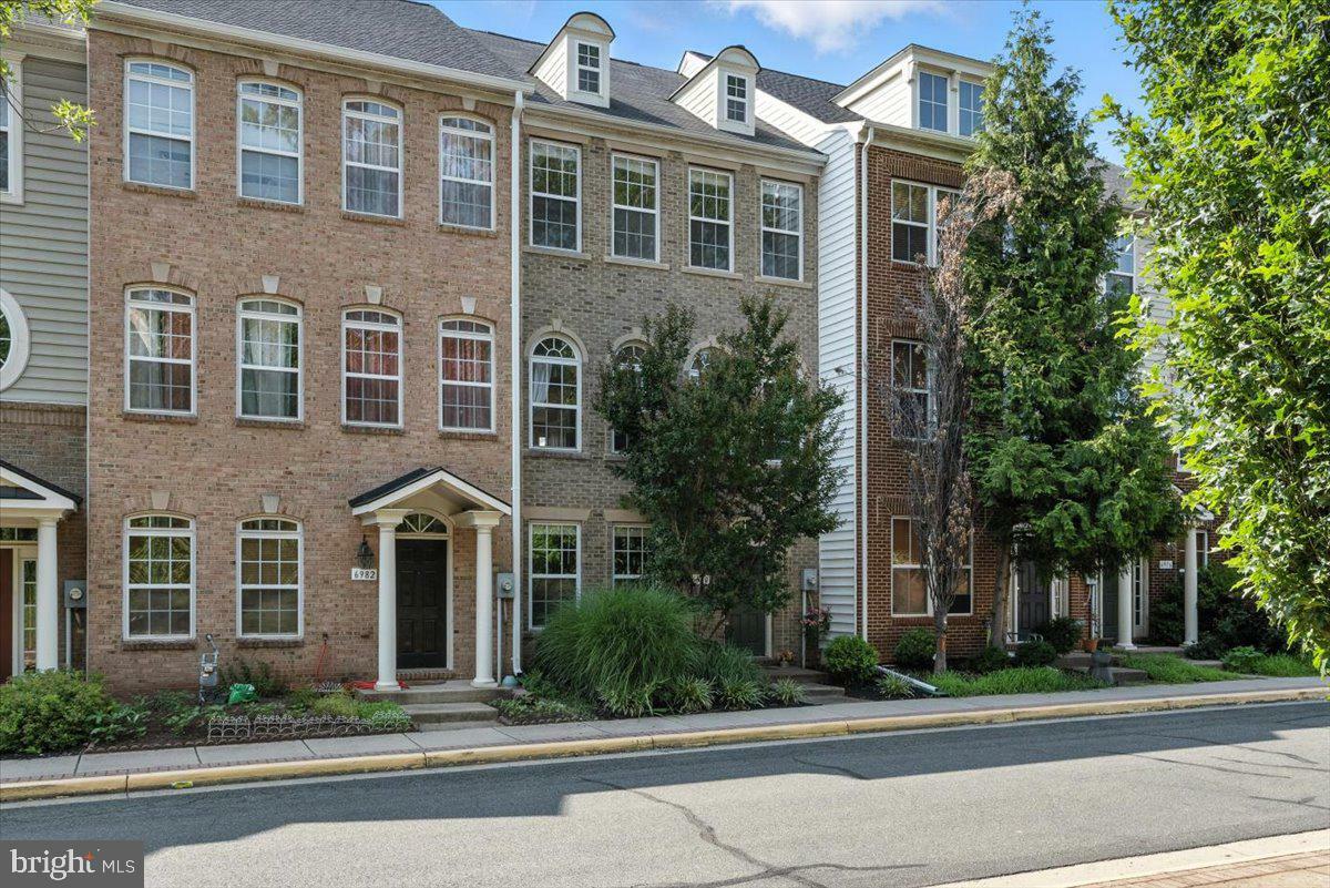 Property Photo: 6980 Landseer Drive VA 20155