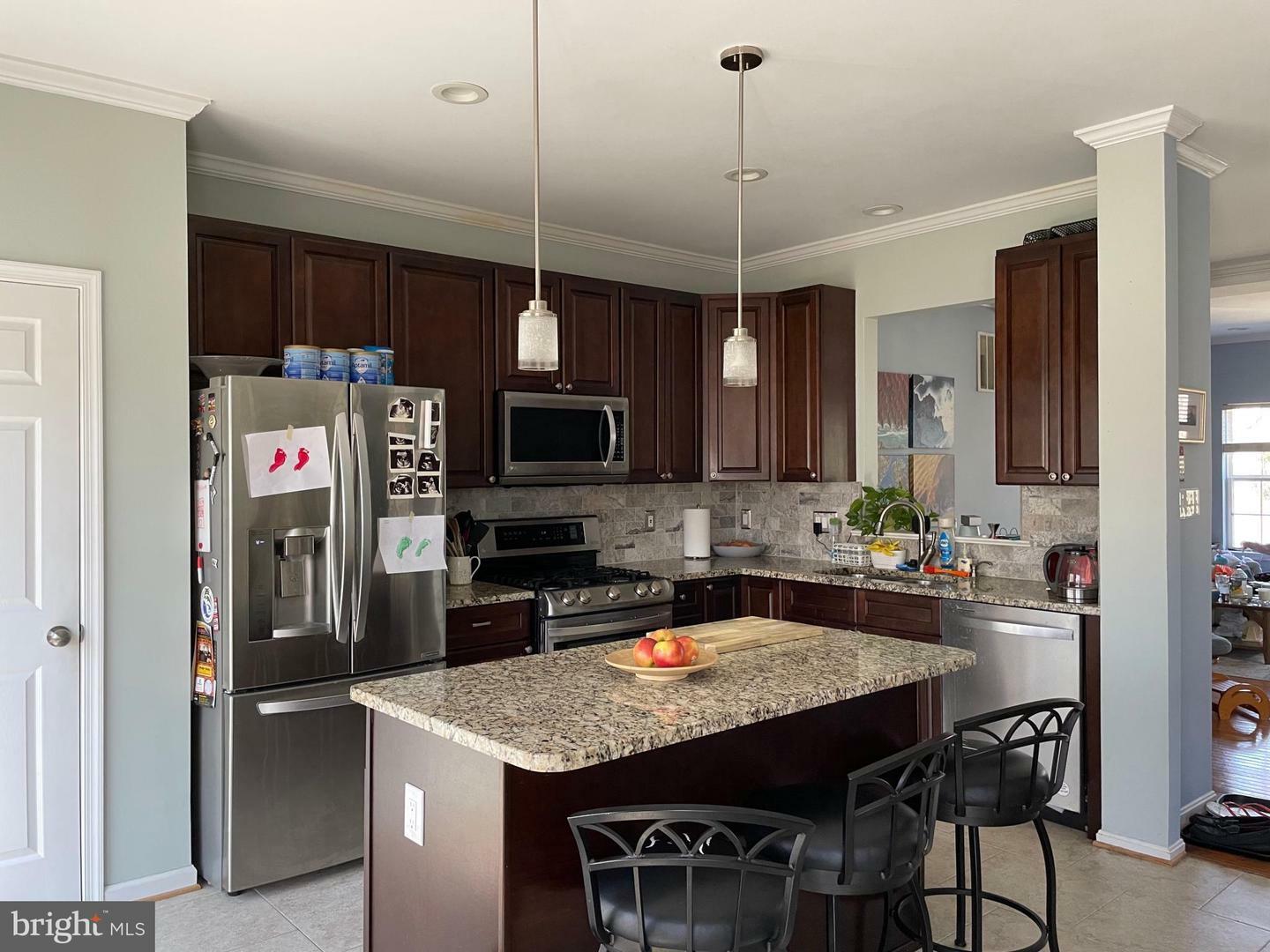 Property Photo: 7730 Shadowcreek Terrace VA 22153